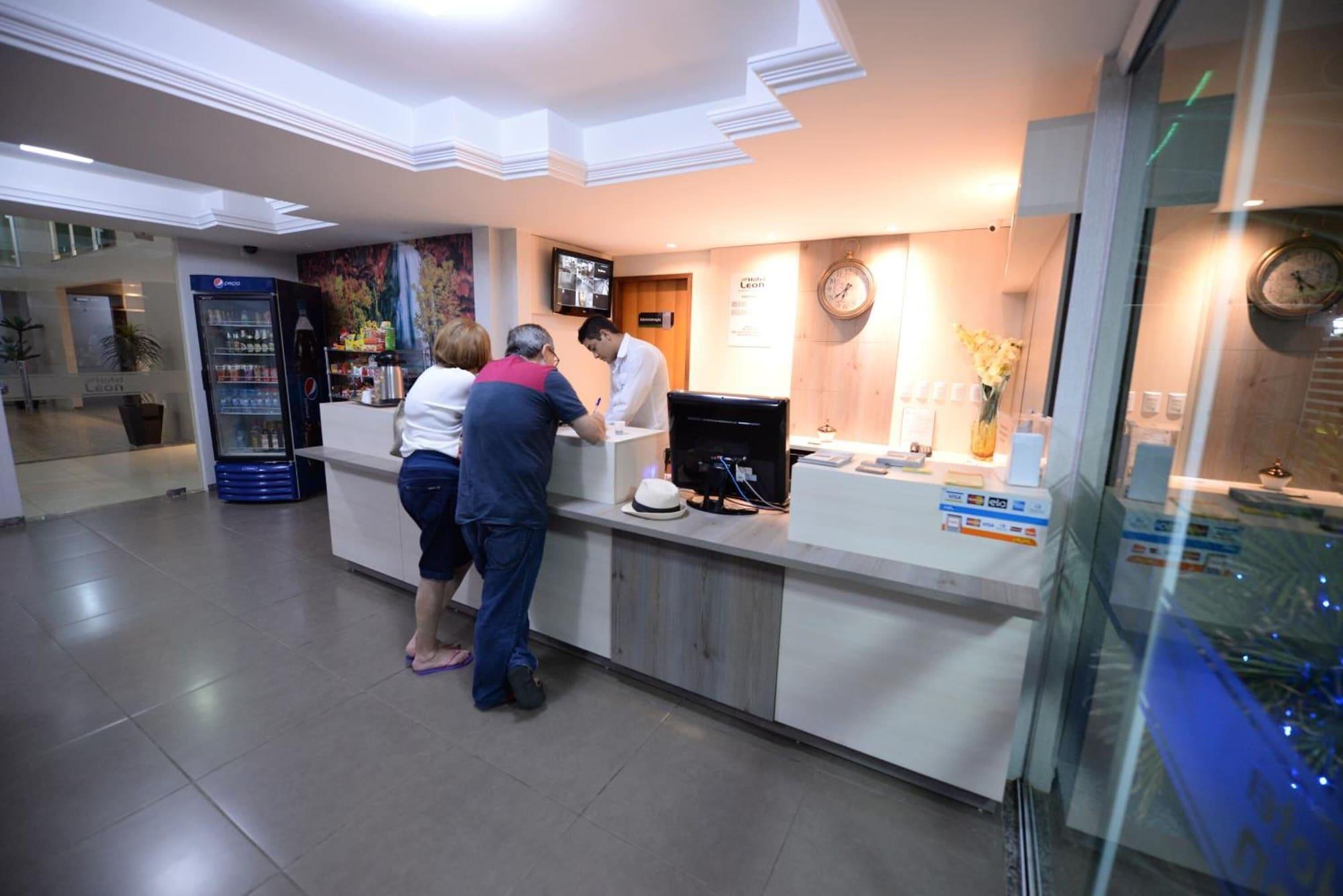 Vista Lobby Hotel Leon