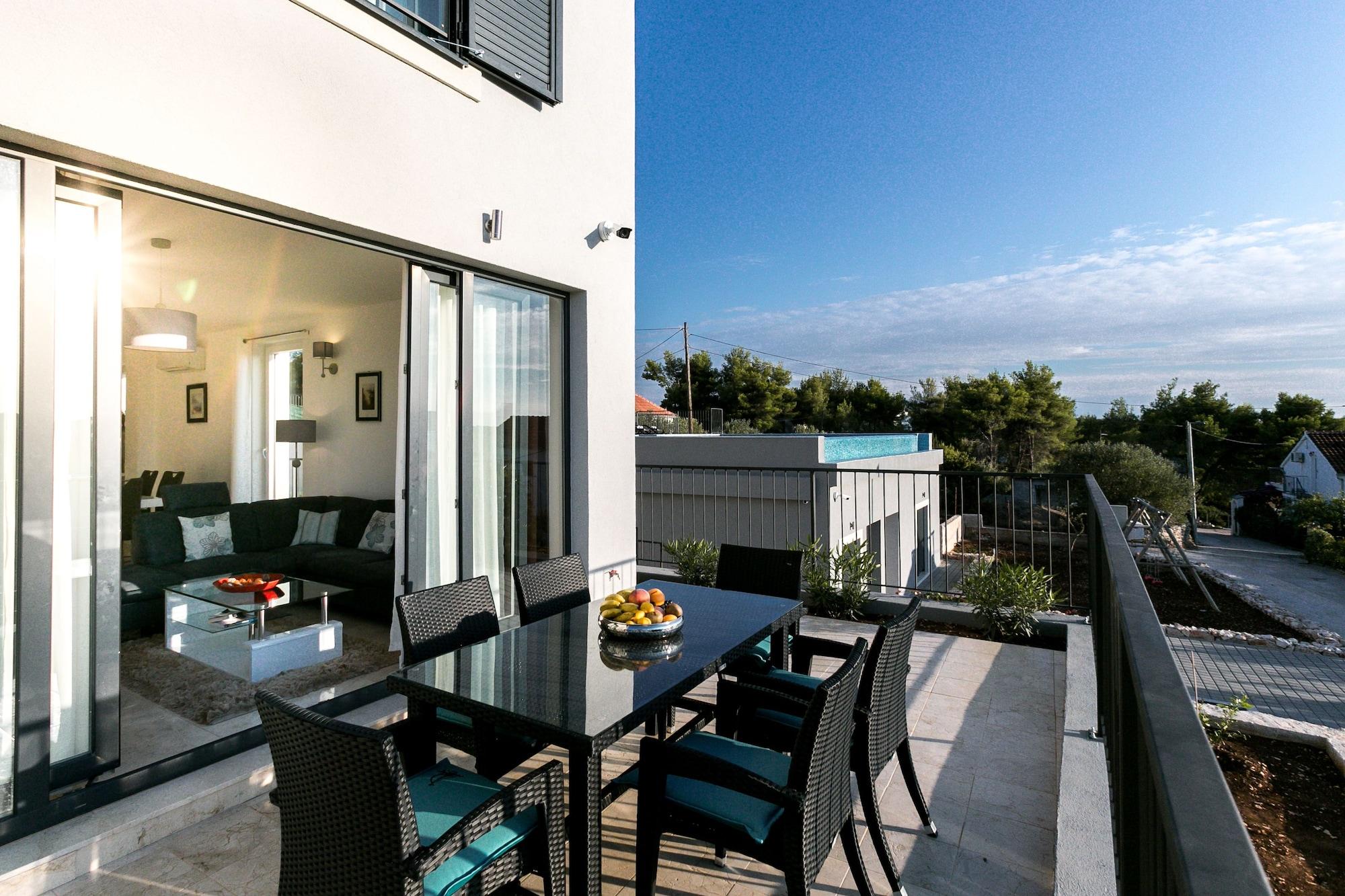 Restaurant Villa Toma - Private Estate