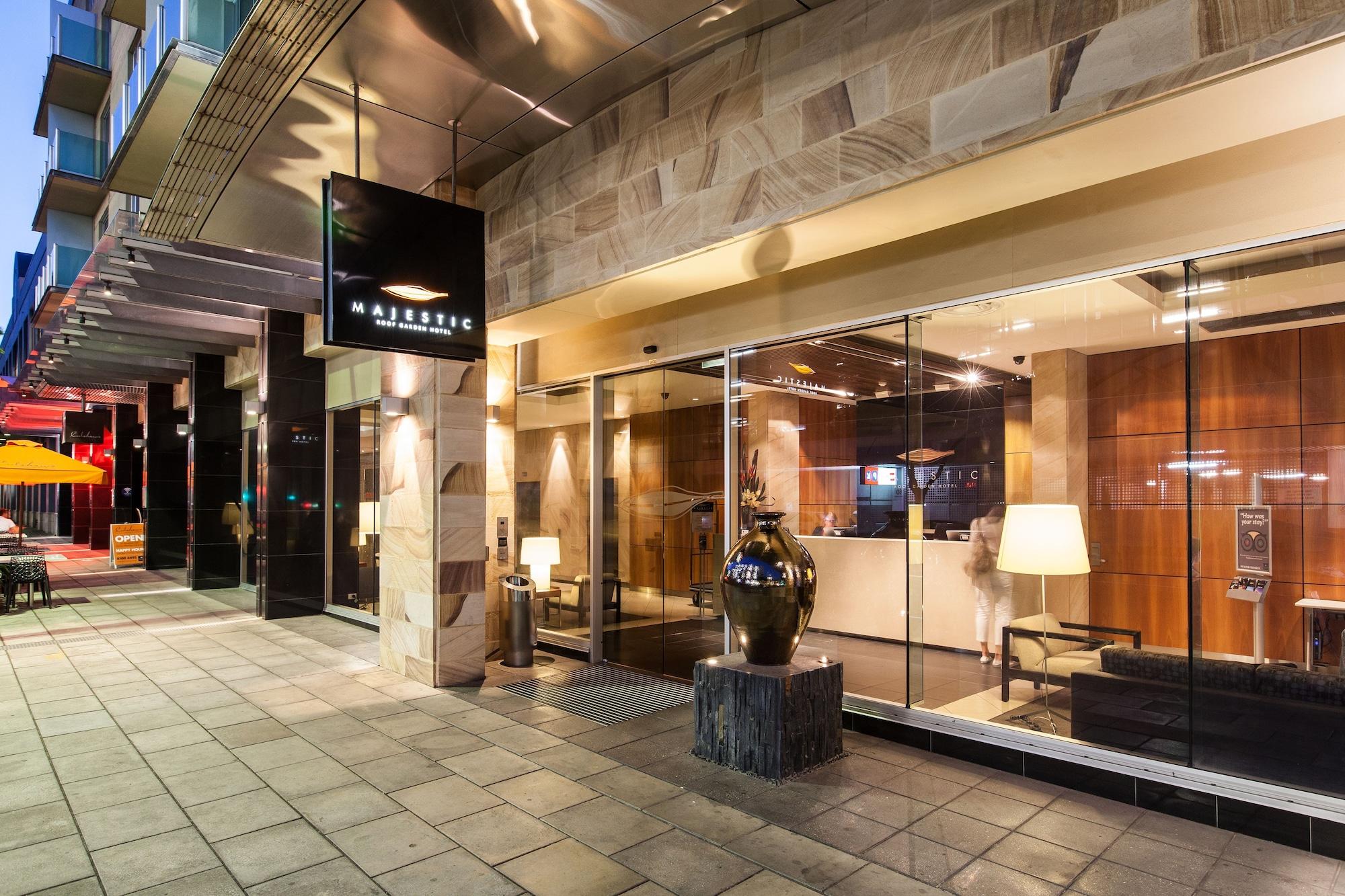 Vista Exterior Majestic Roof Garden Hotel