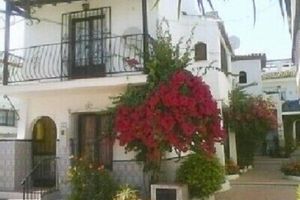 Alquiler Vacacional - Burriana Beach 4 Mins Walk, Spanish Town House, Communal Pools - Gardens, WIFI