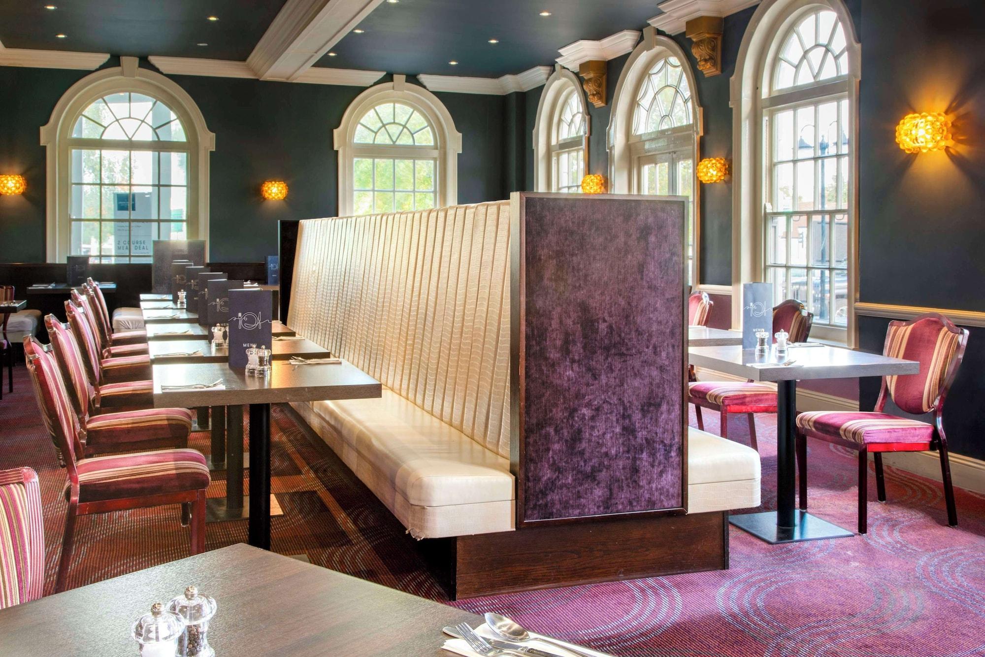 Restaurant London Croydon Aerodrome Hotel, BW Signature Collection
