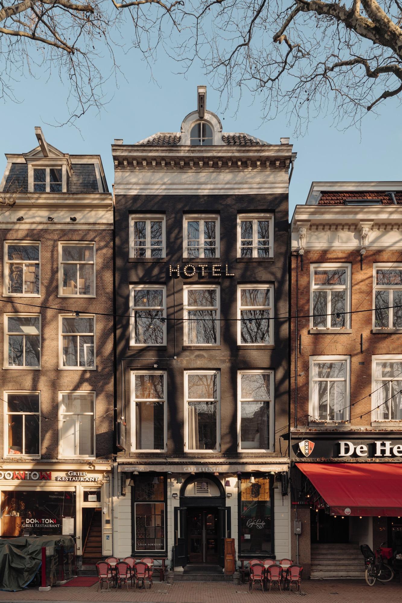 Varios Adam Downtown