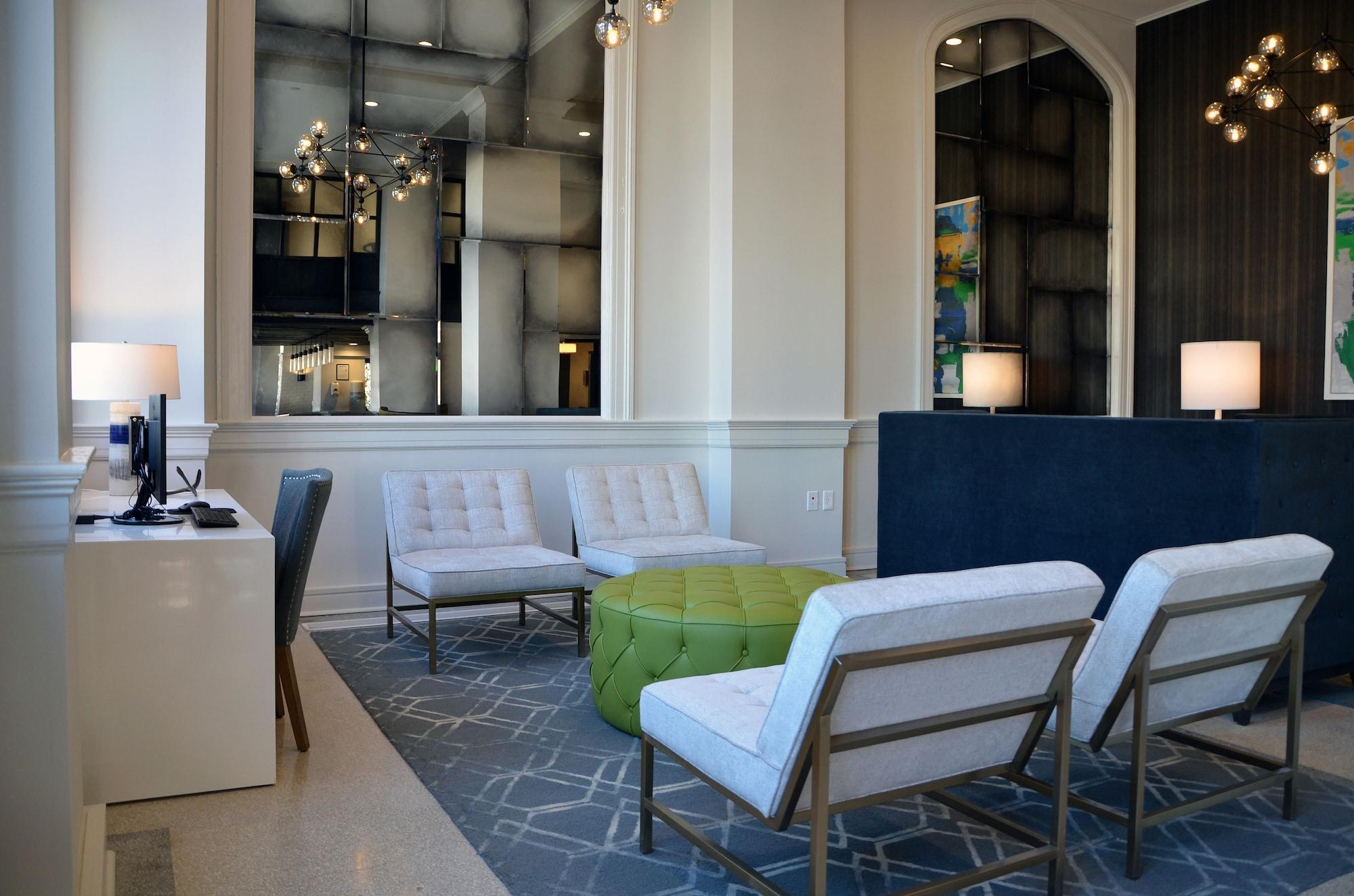 Vista Lobby Samuel Elbert Hotel