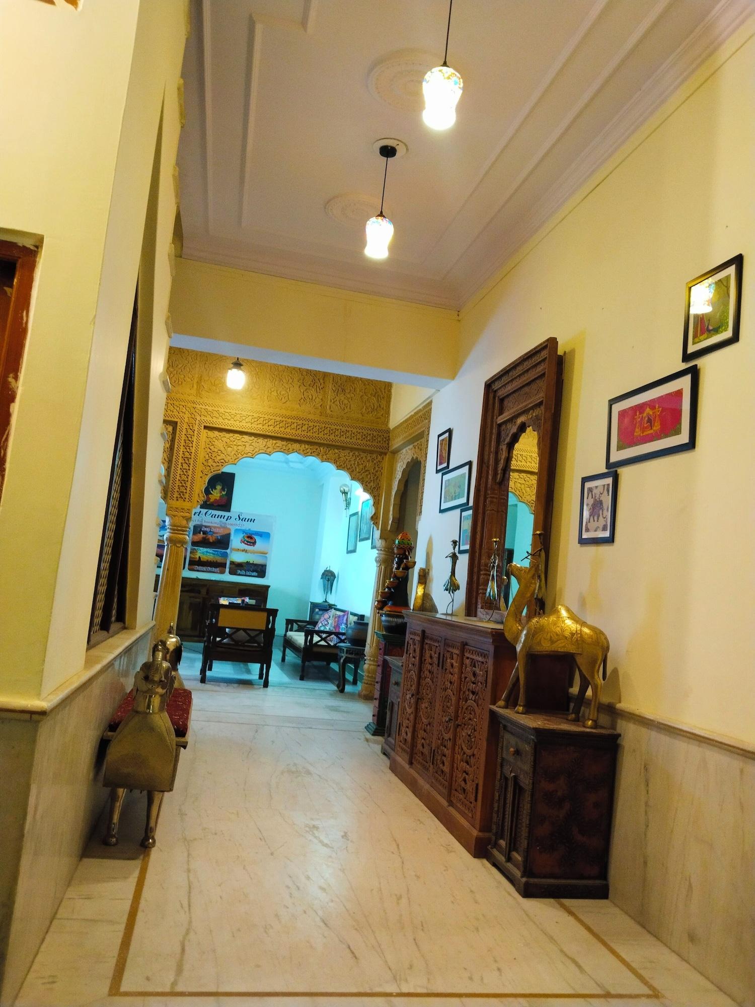 Vista Exterior Hotel Sohandeep