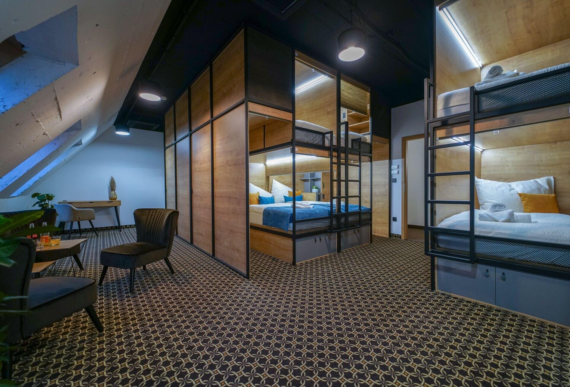 Varios CHORS like a hotel | Capsule & NFT Boutique Hostel Bratislava | City Center