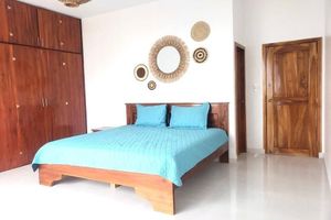 Alquiler Vacacional - Montañita beach, Beachfront Villa with pool with a side bbq