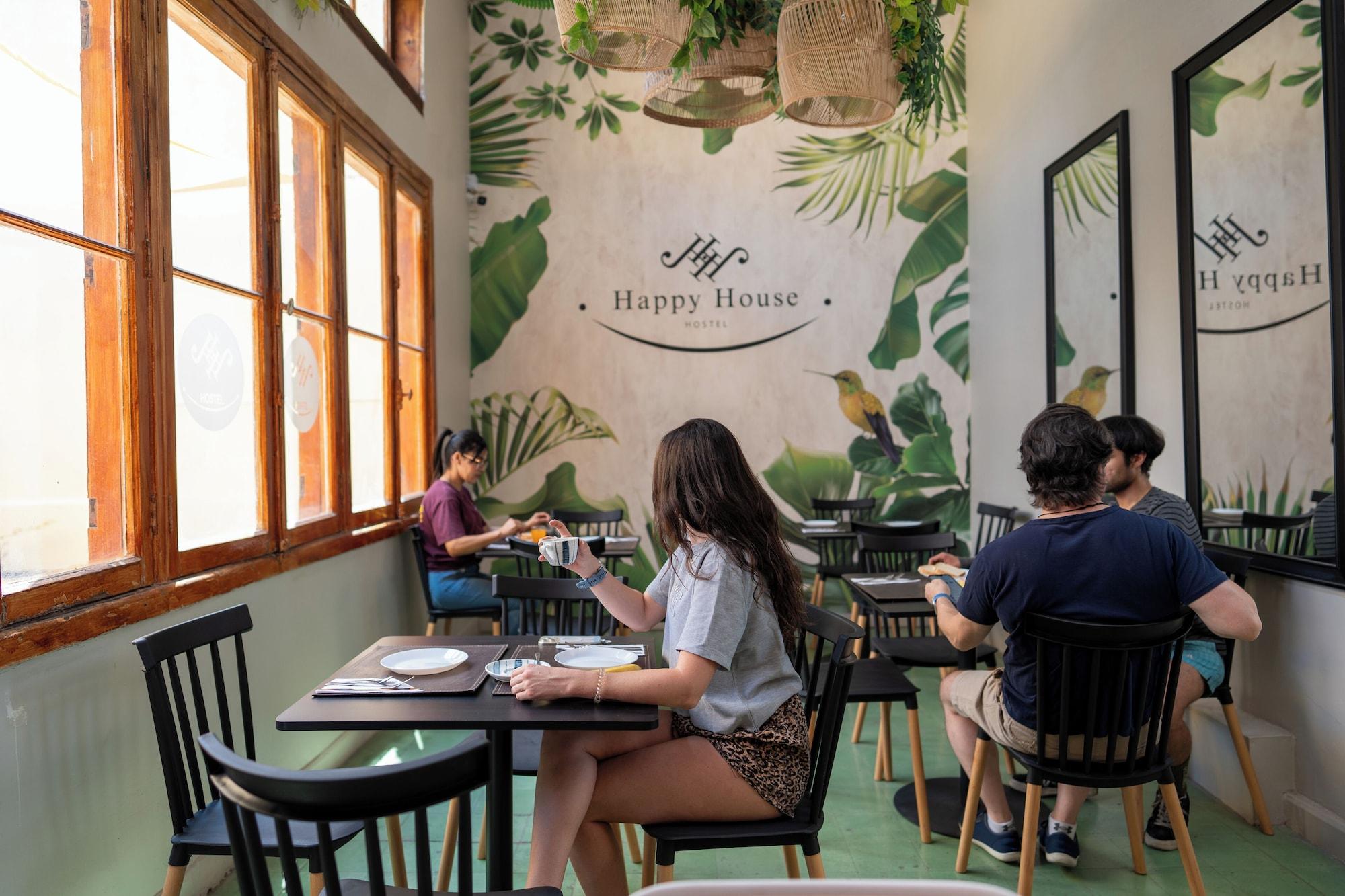 Restaurant Happy House Hostel
