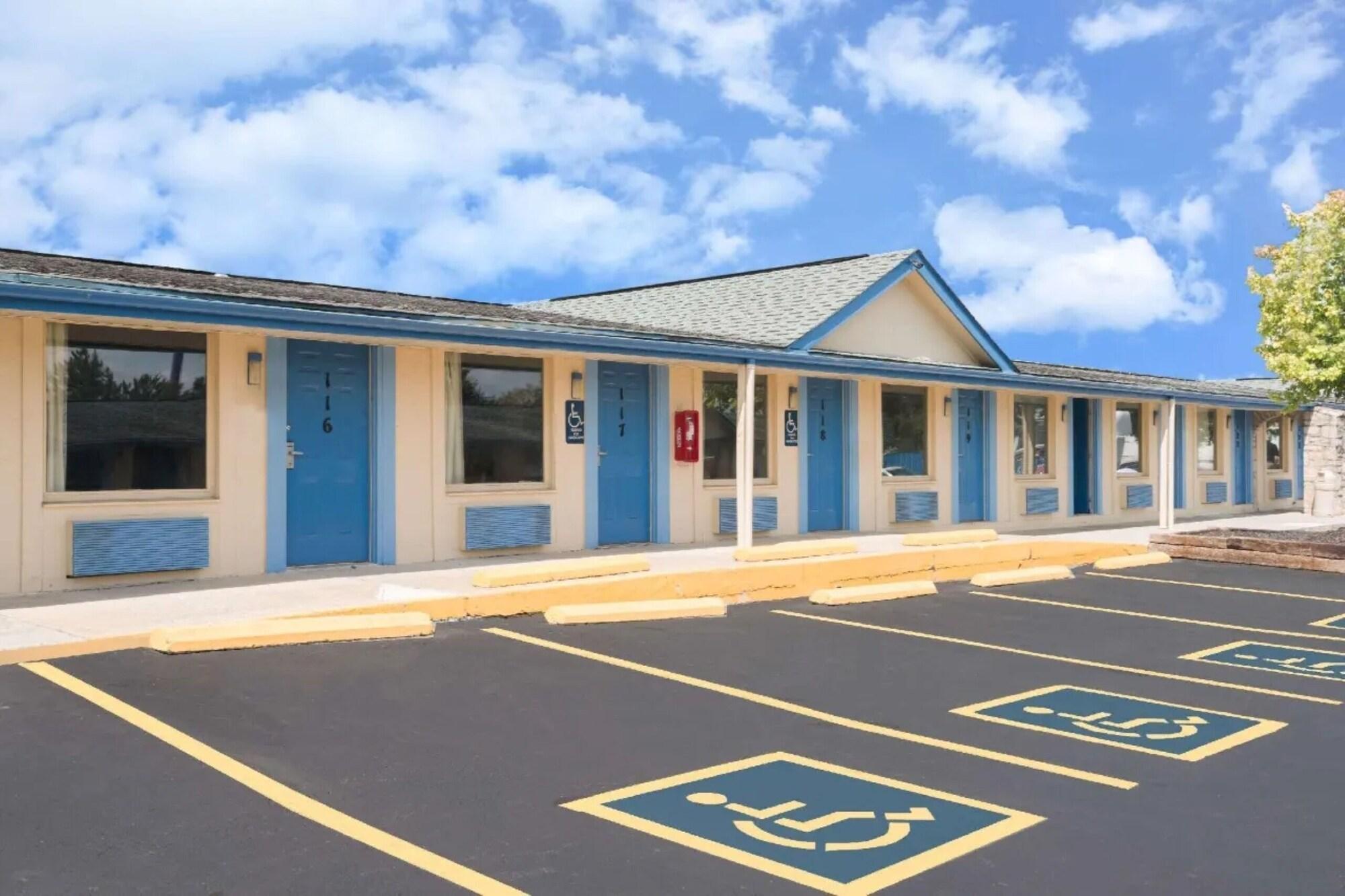 Varios Hilliard Motor Lodge