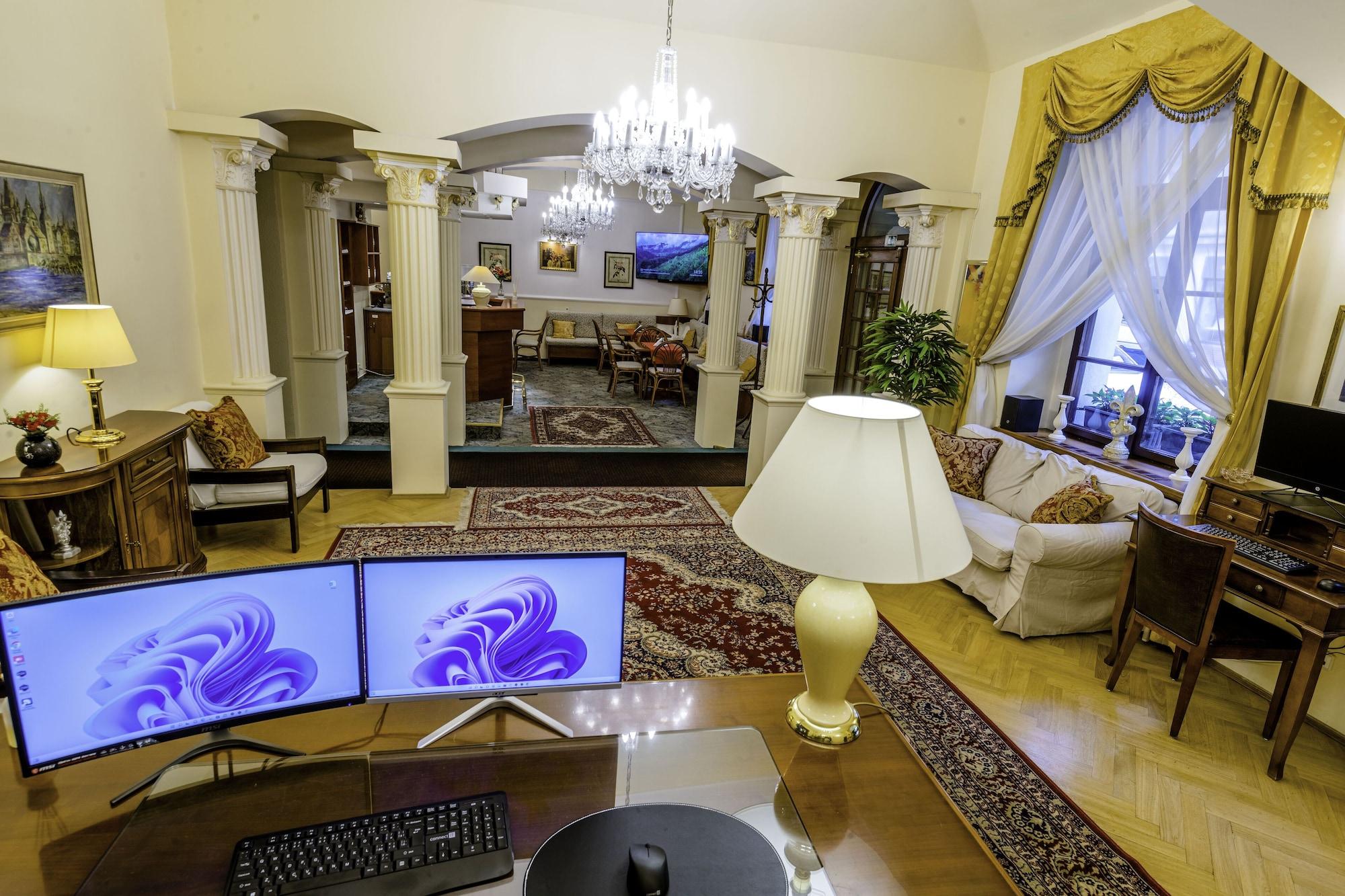 Vista Lobby Fleur De Lis Hotel
