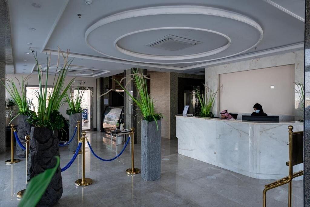 Vista Lobby Holiday Plus Al Marwa