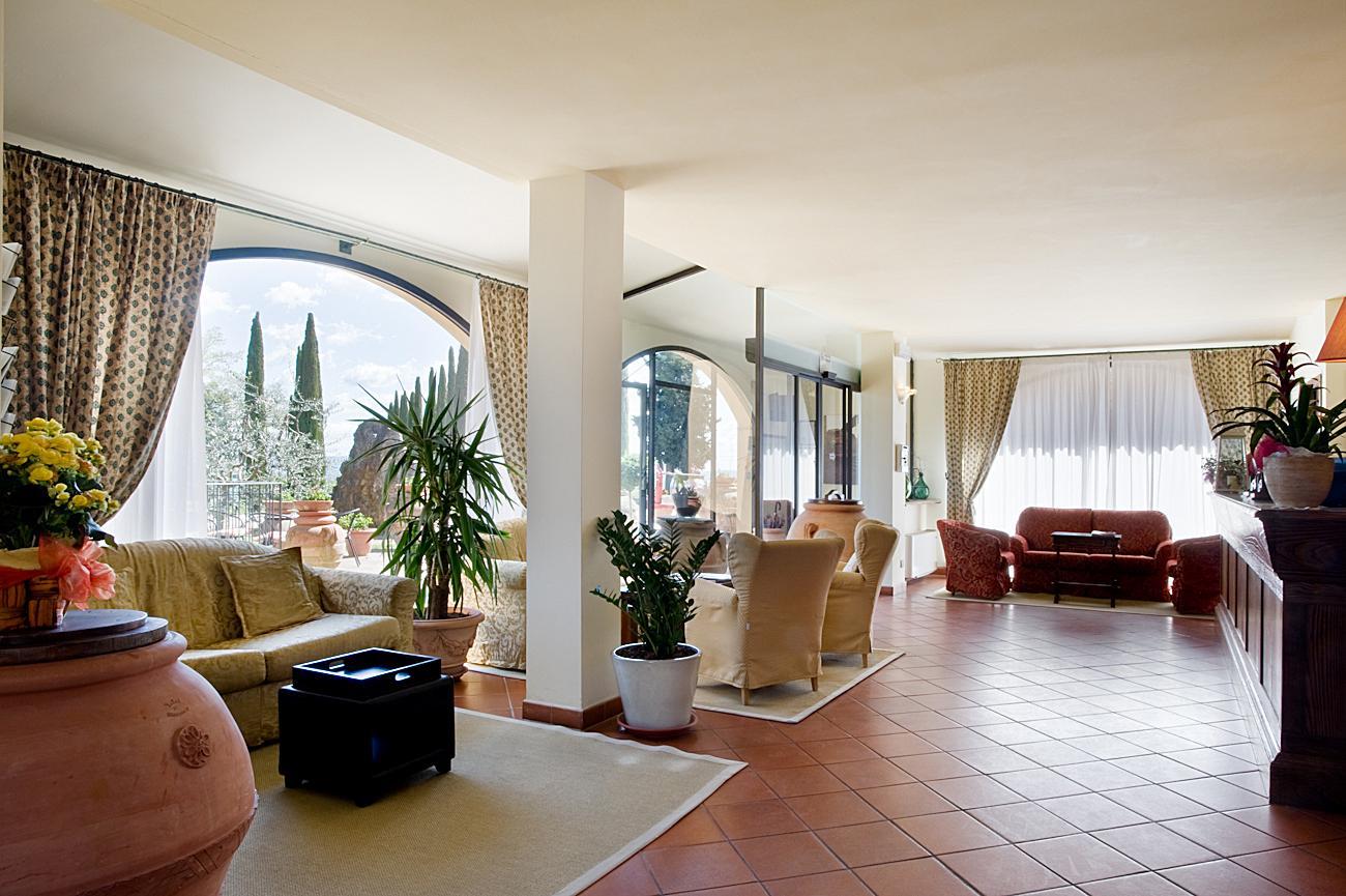 Vista Lobby Hotel Casolare Le Terre Rosse