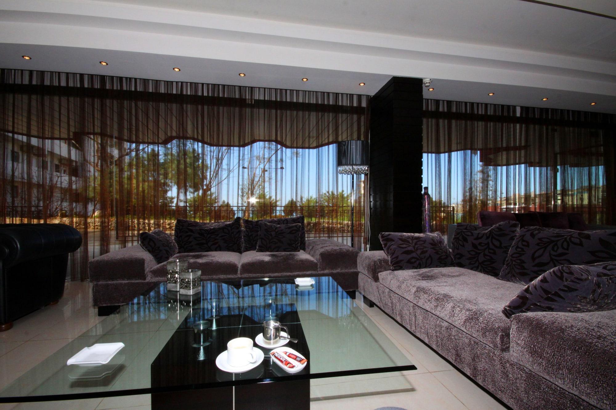 Vista Lobby Rivoli Palace