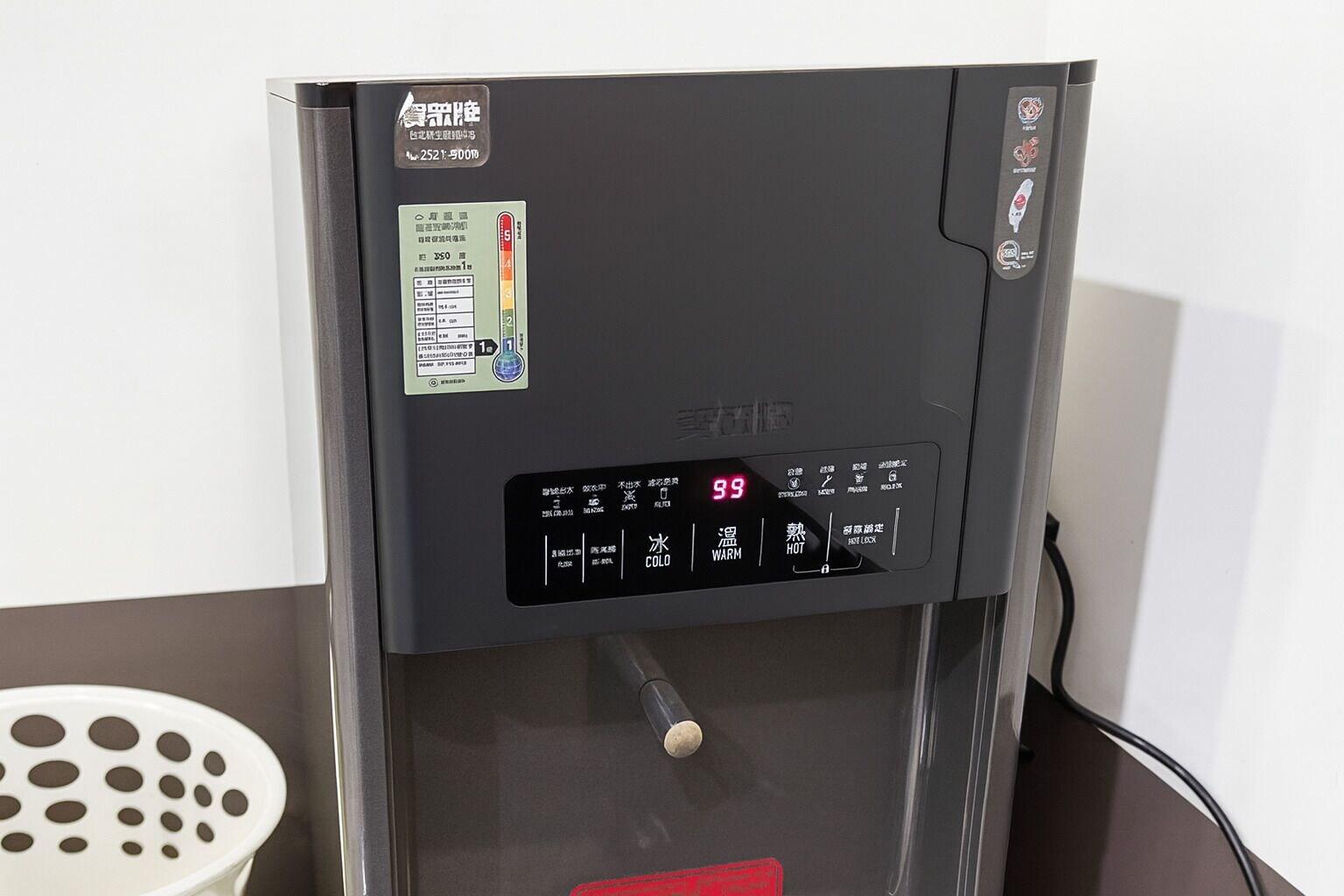 Varios Light Quarters