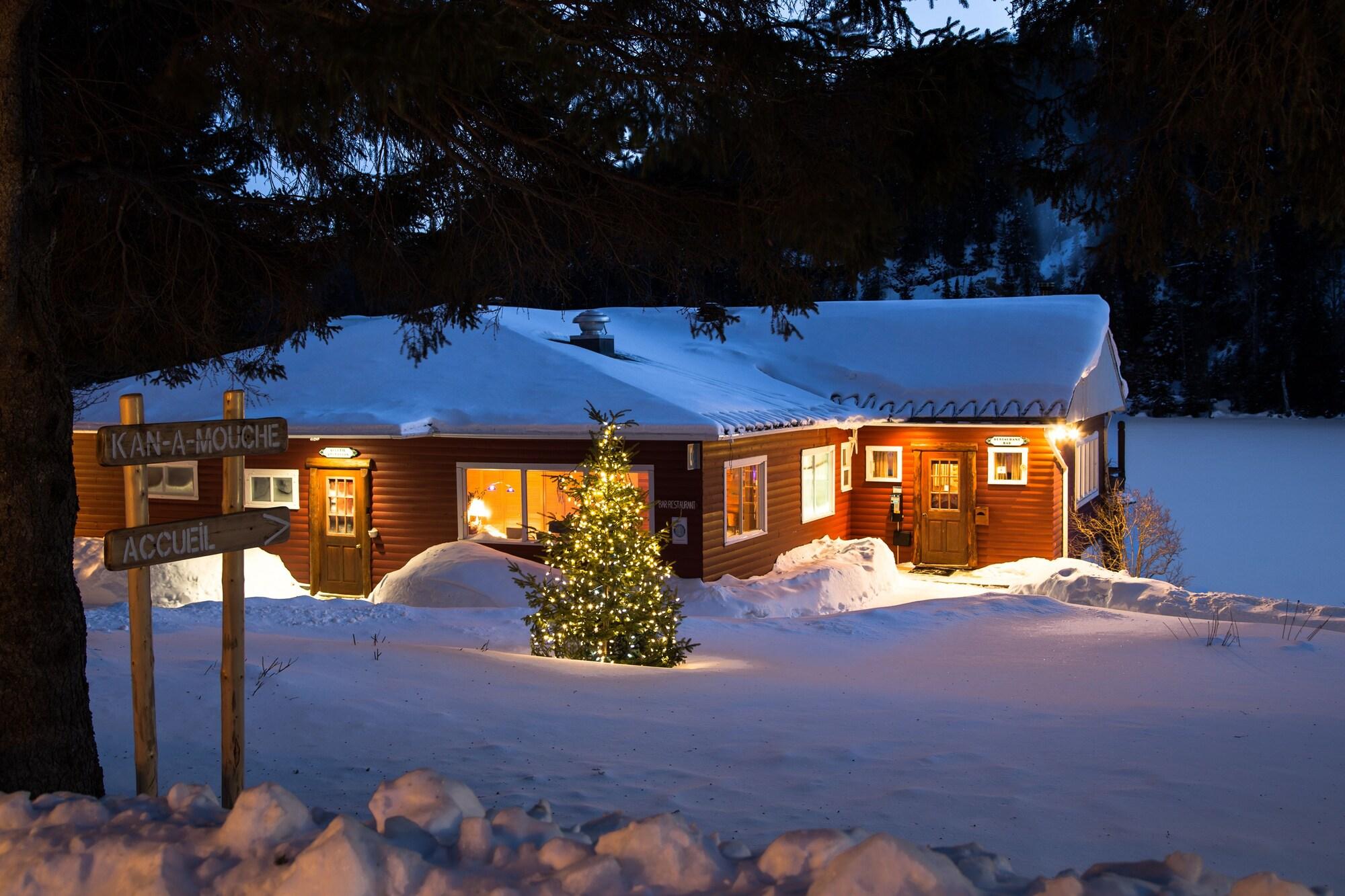 Vista Lobby Kan-à-Mouche Pourvoirie Auberge et Chalets