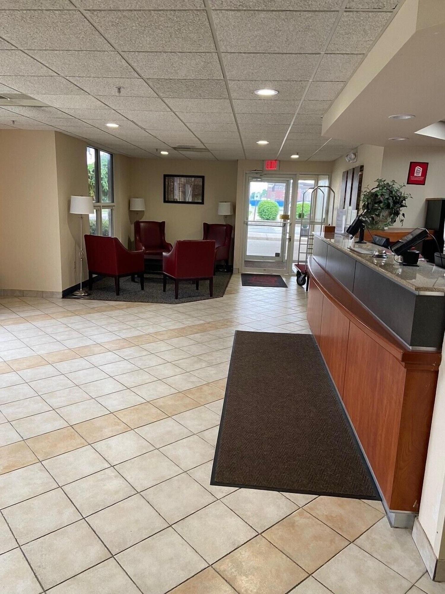 Vista Lobby Red Roof Inn Sandusky - Milan