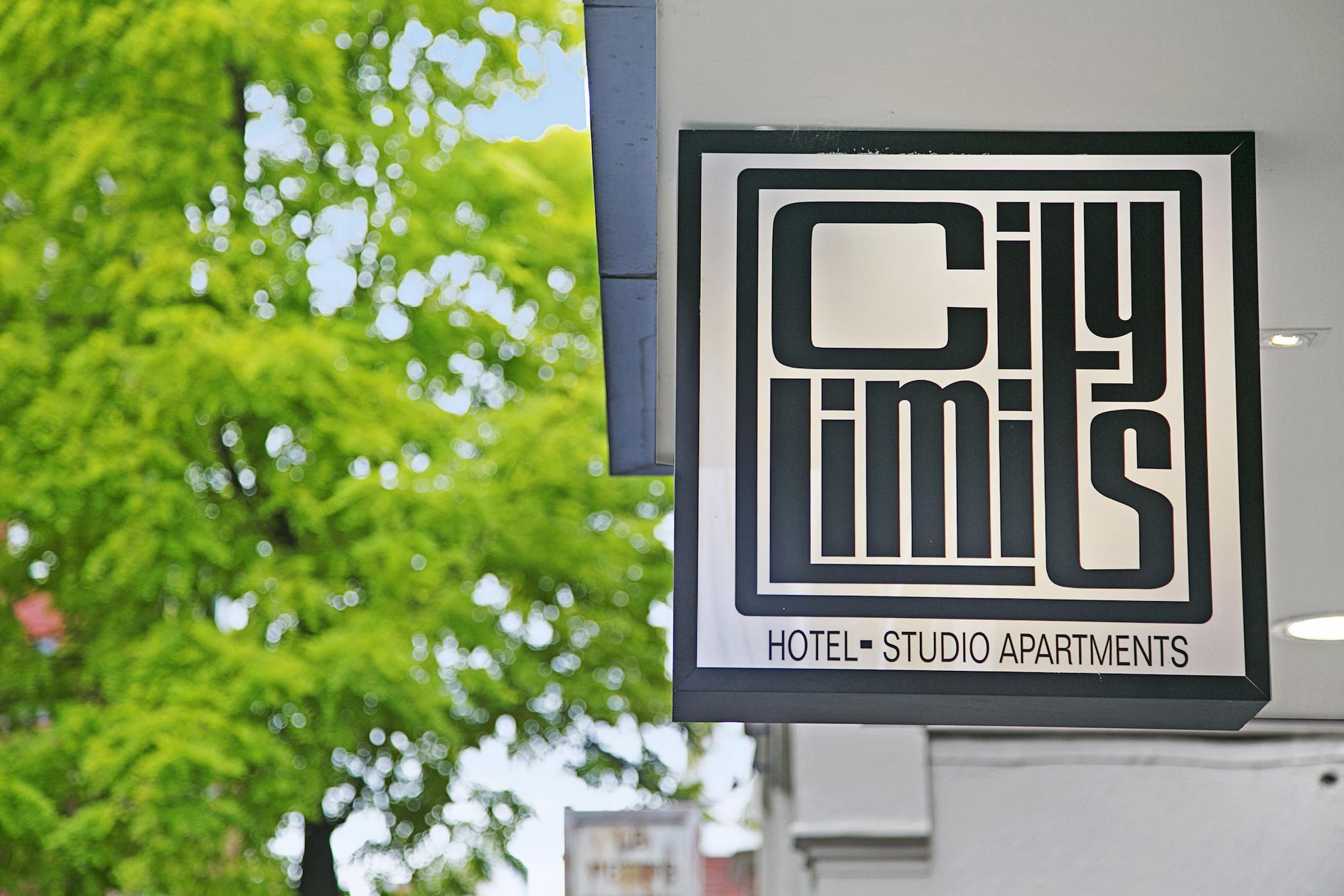 Vista Exterior City Limits Hotel
