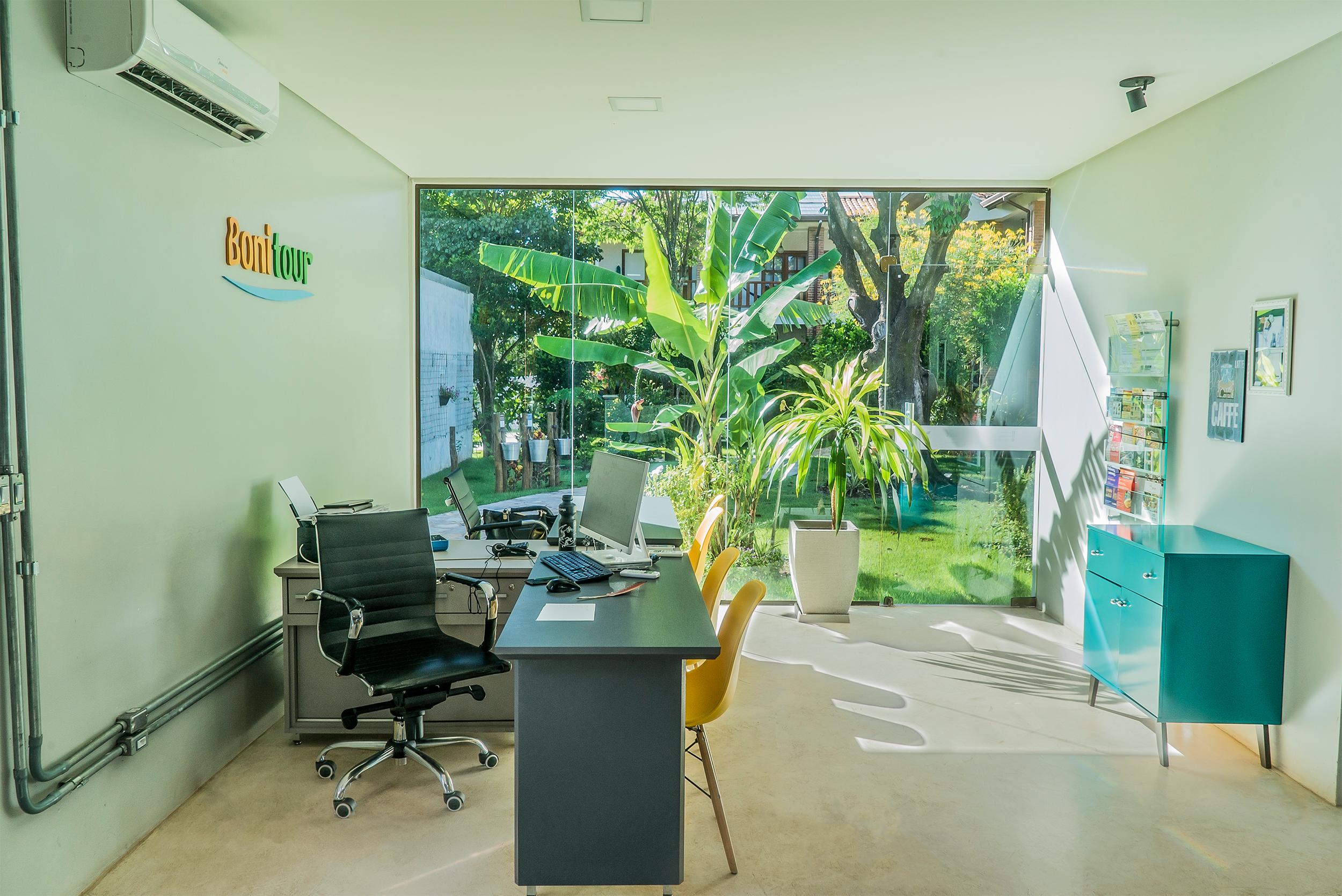 Vista Exterior Pousada Gira Sol