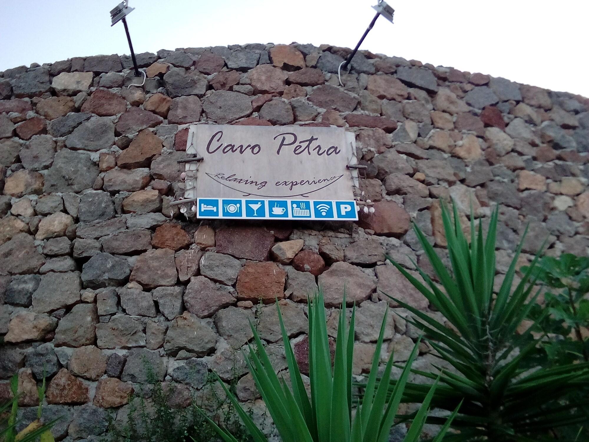 Vista Exterior Cavo Petra