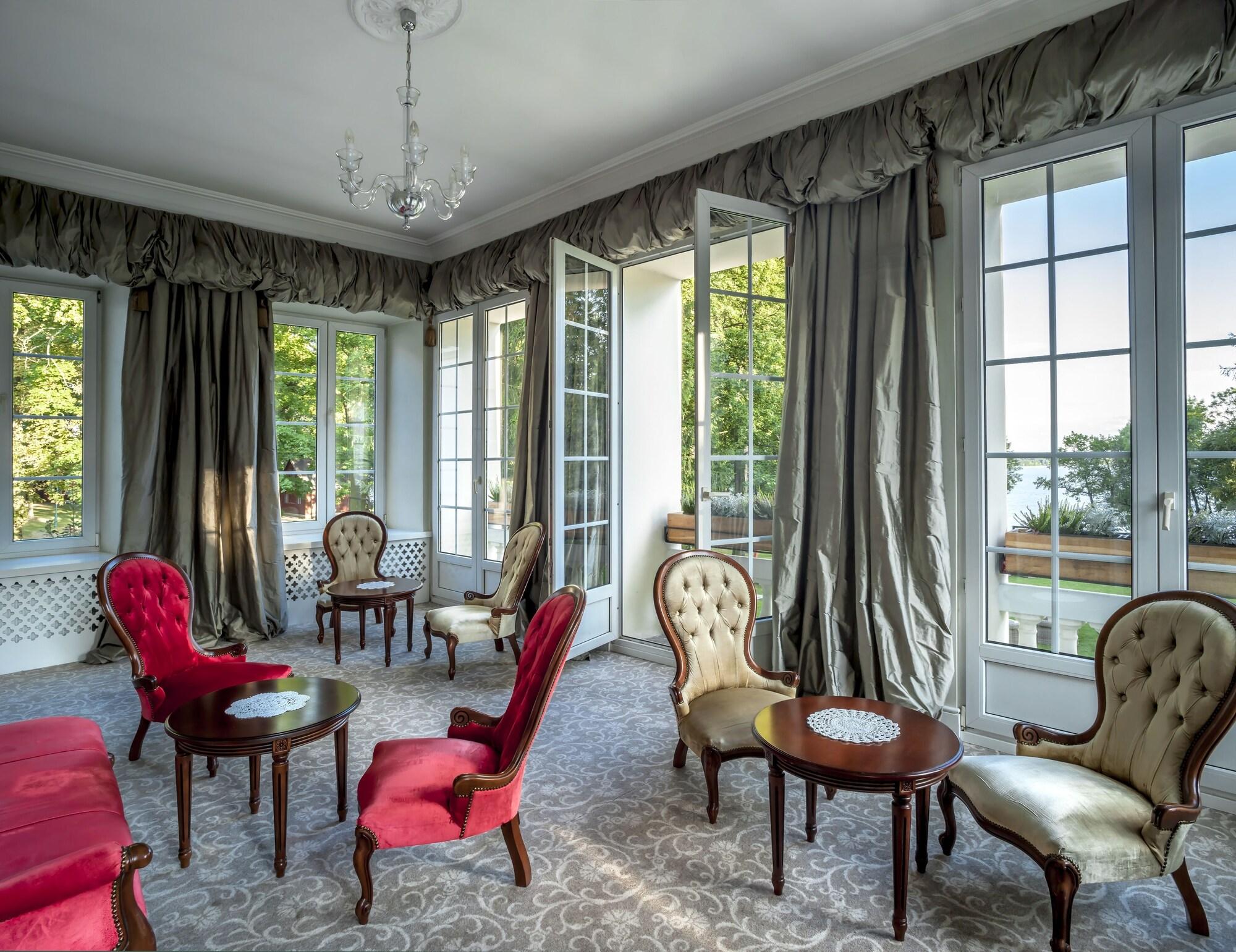 Vista Lobby Palac Zegrzynski