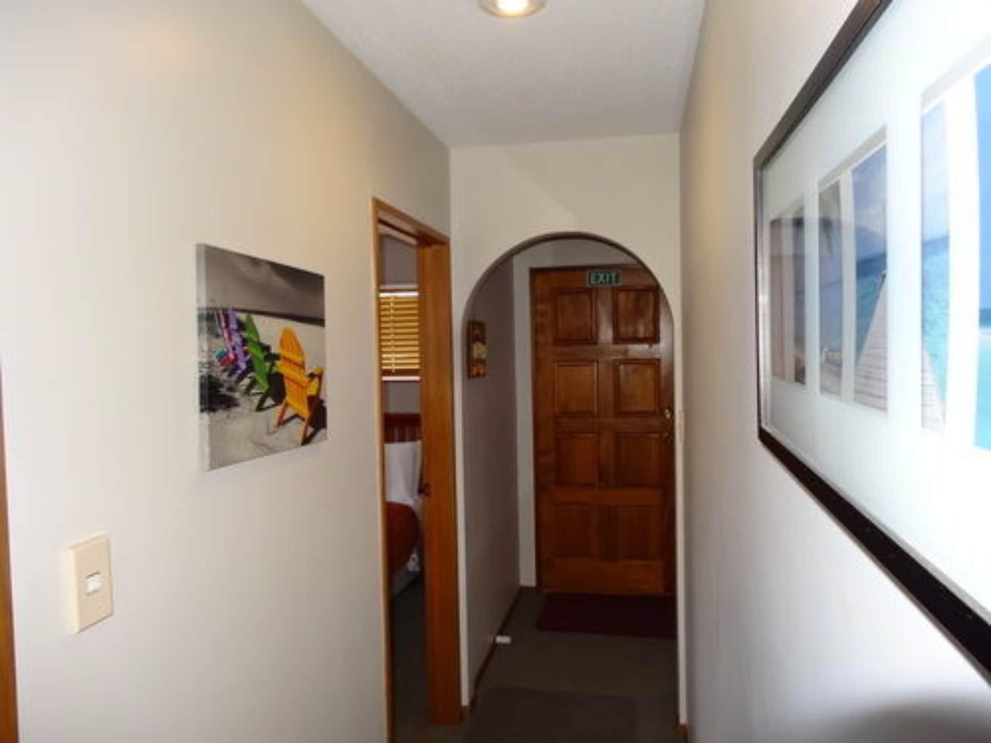Varios Athena Motel & Apartments