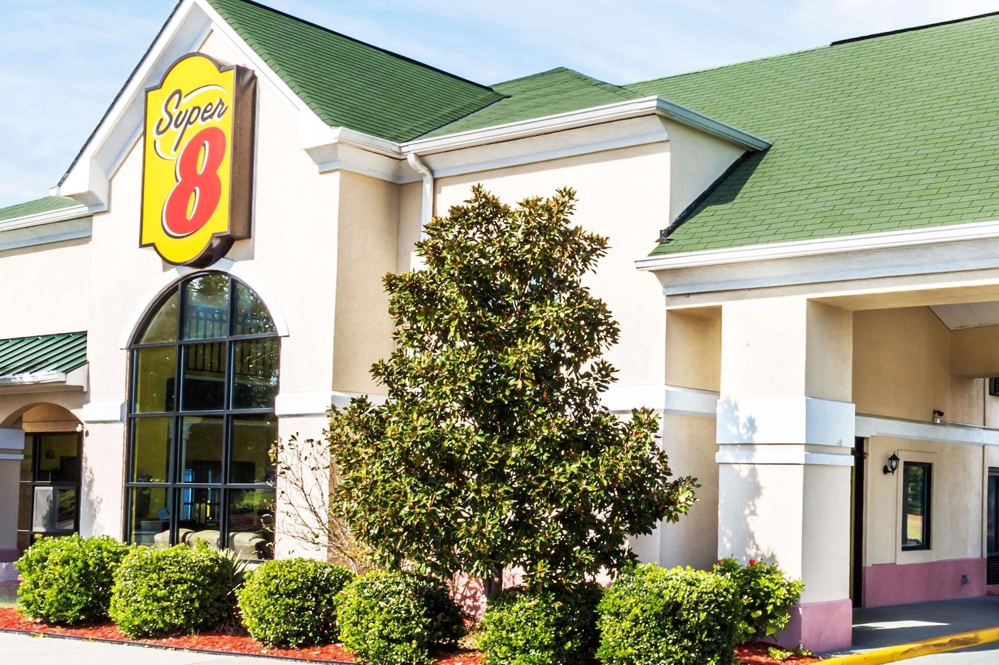 Varios Super 8 by Wyndham Hull Street Midlothian / Richmond Area