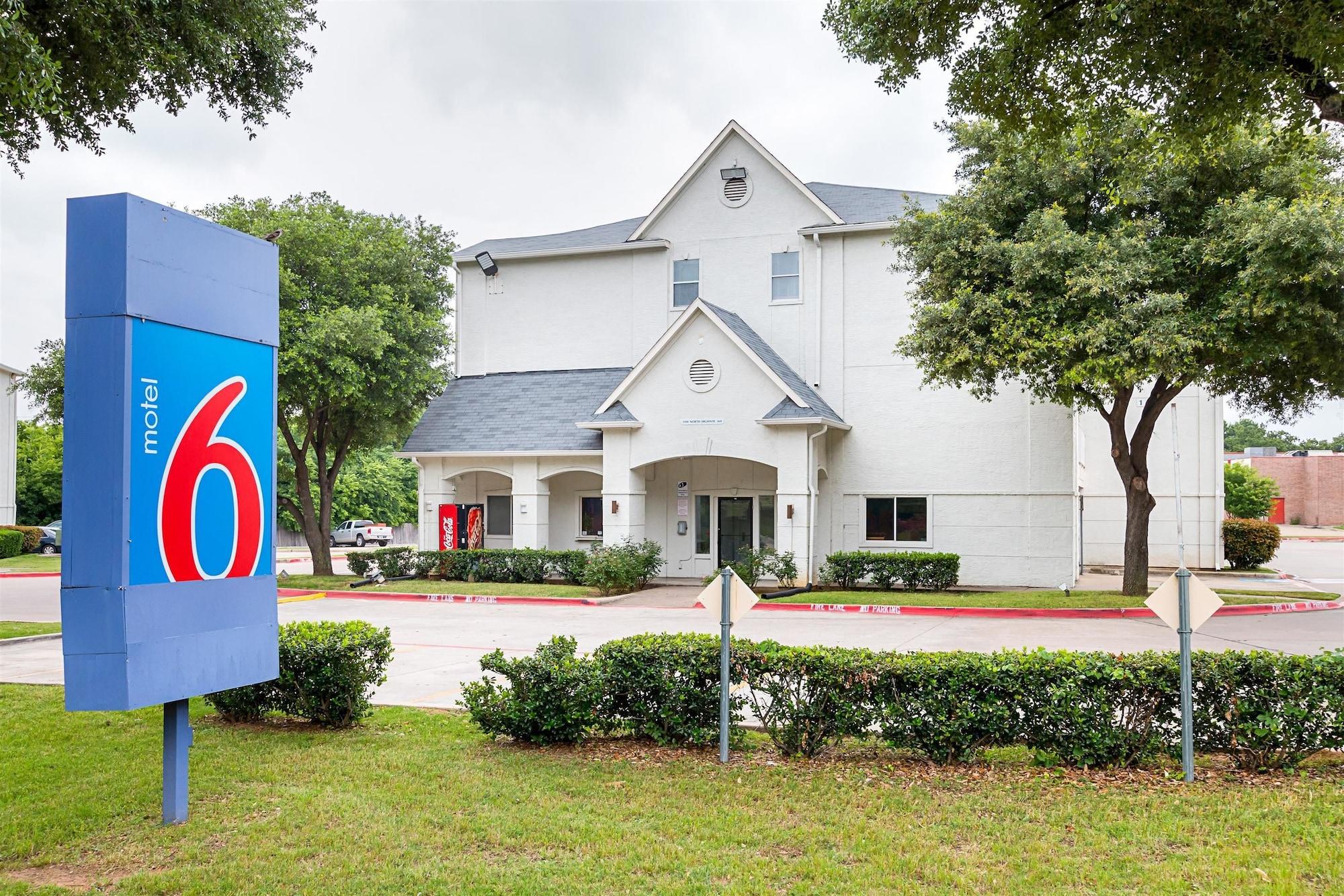 Varios Motel 6 Grand Prairie, TX - Near Six Flags Drive