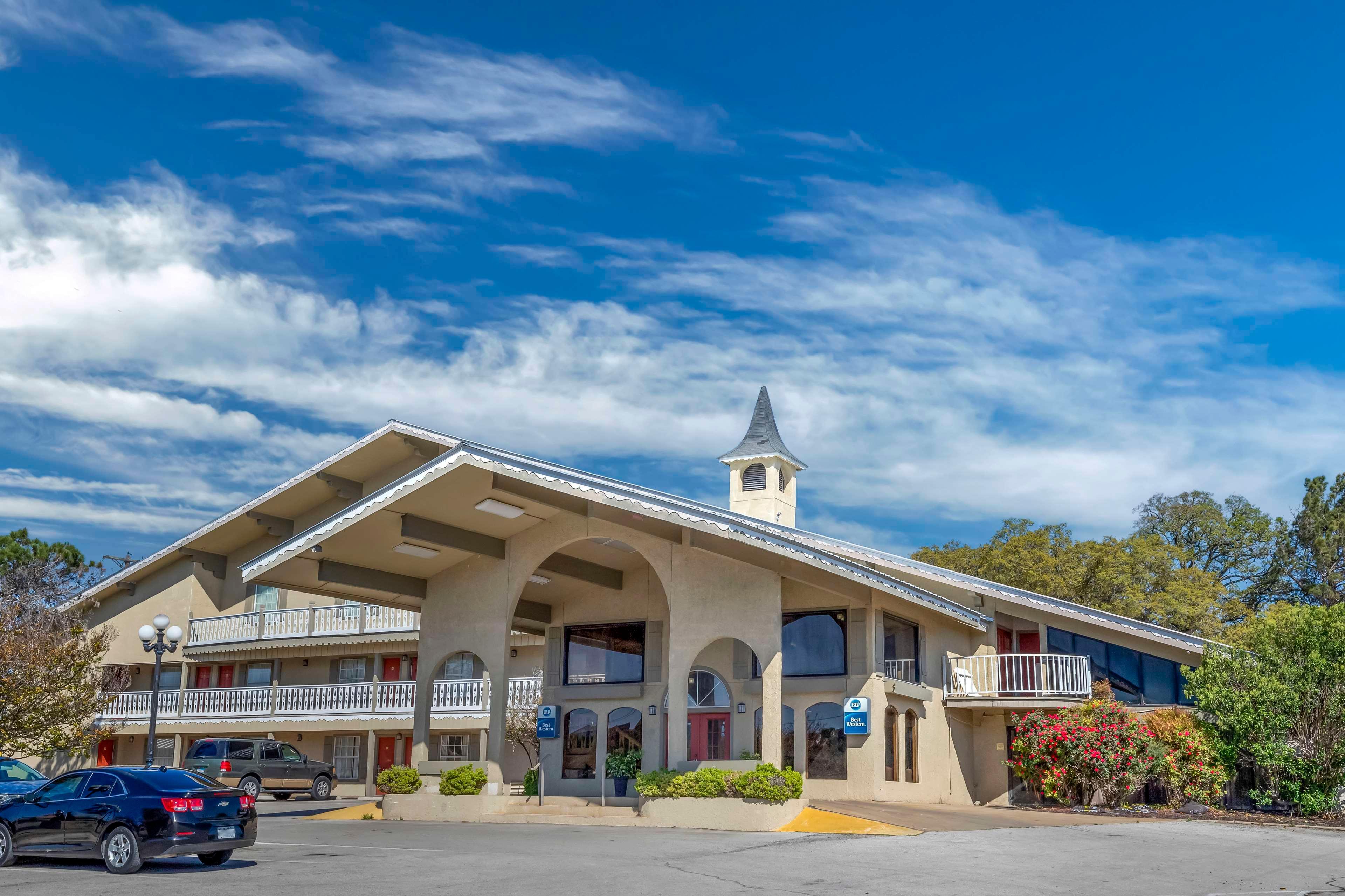 Vista Exterior Best Western Sunday House Inn