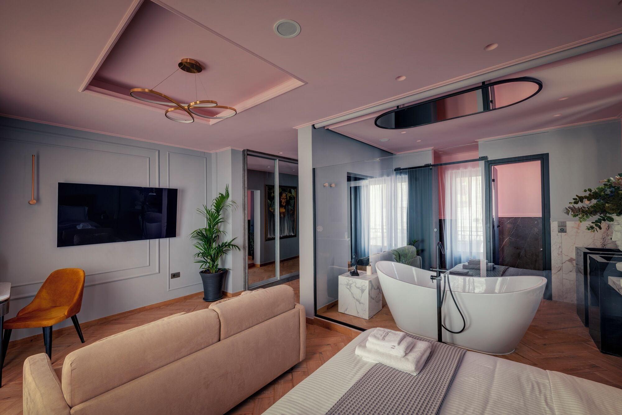 Varios NINEMIAN SUITES SYROS