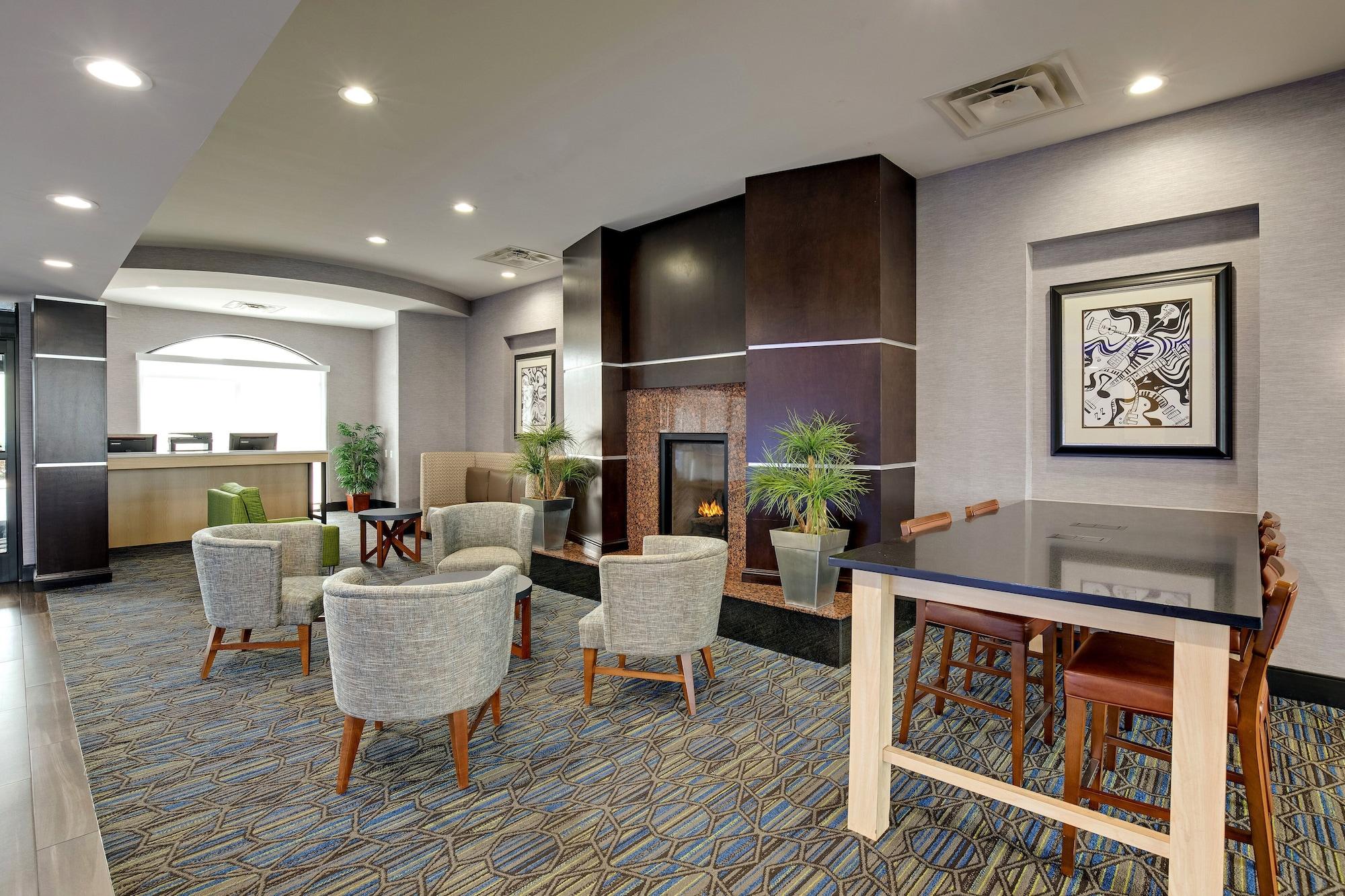 Vista Lobby Holiday Inn Express Hotel and Suites Nashville-Opryland by IHG