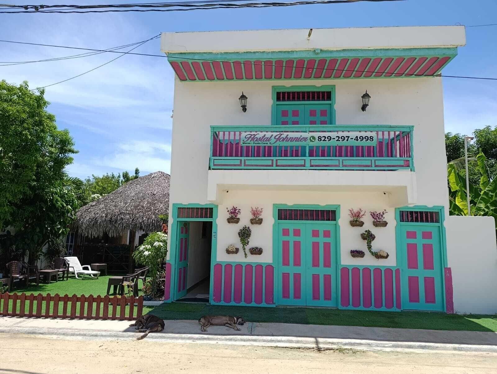 Vista Exterior Hostal Johnnier Macao Punta Cana