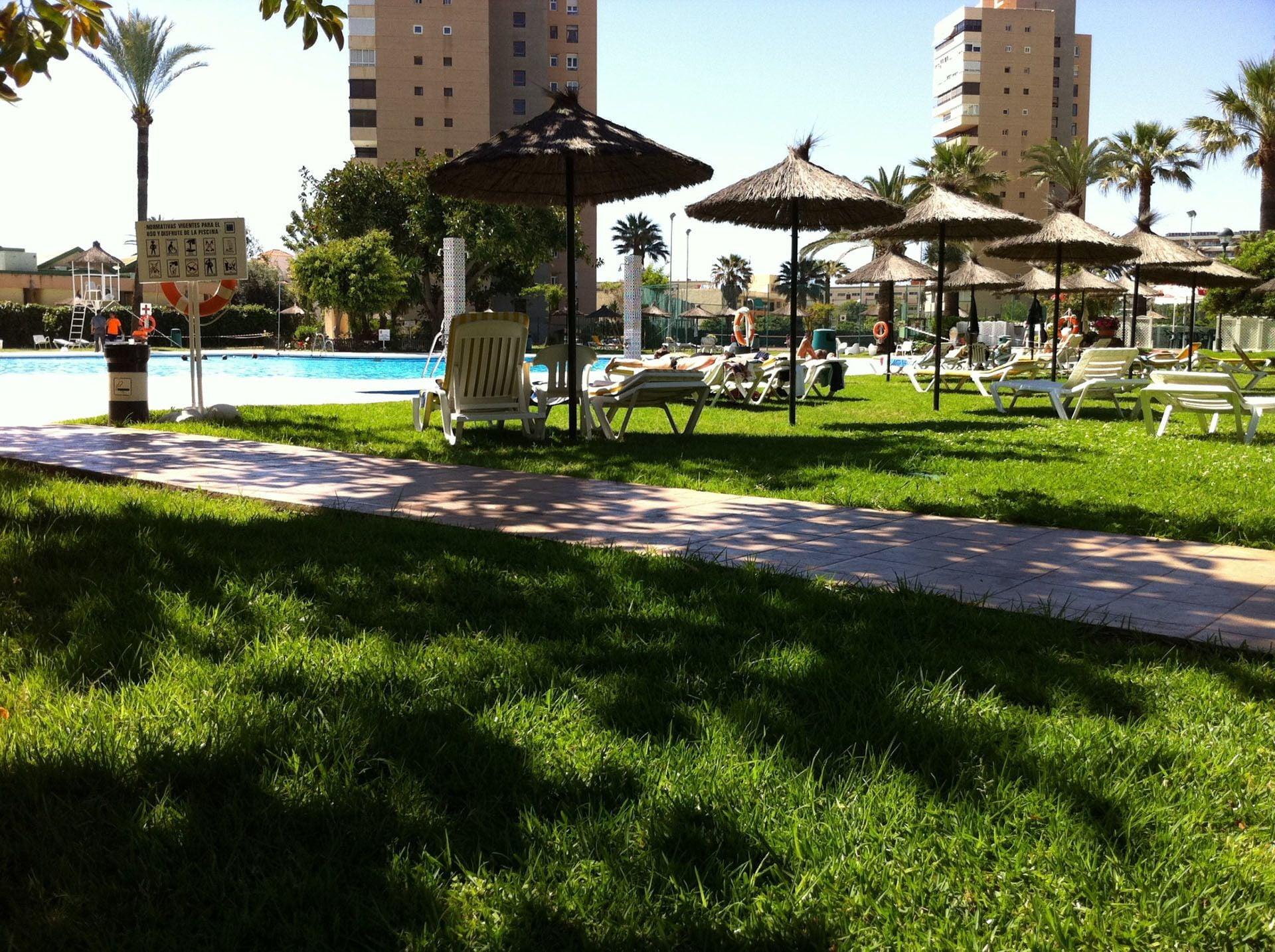 Vista Piscina Waterfront Playamar Apartments