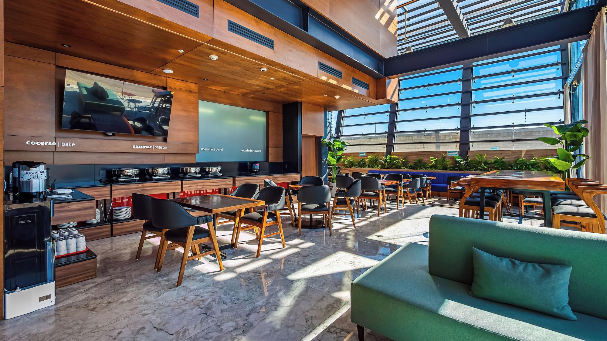 Restaurant Hampton By Hilton Queretaro Juriquilla