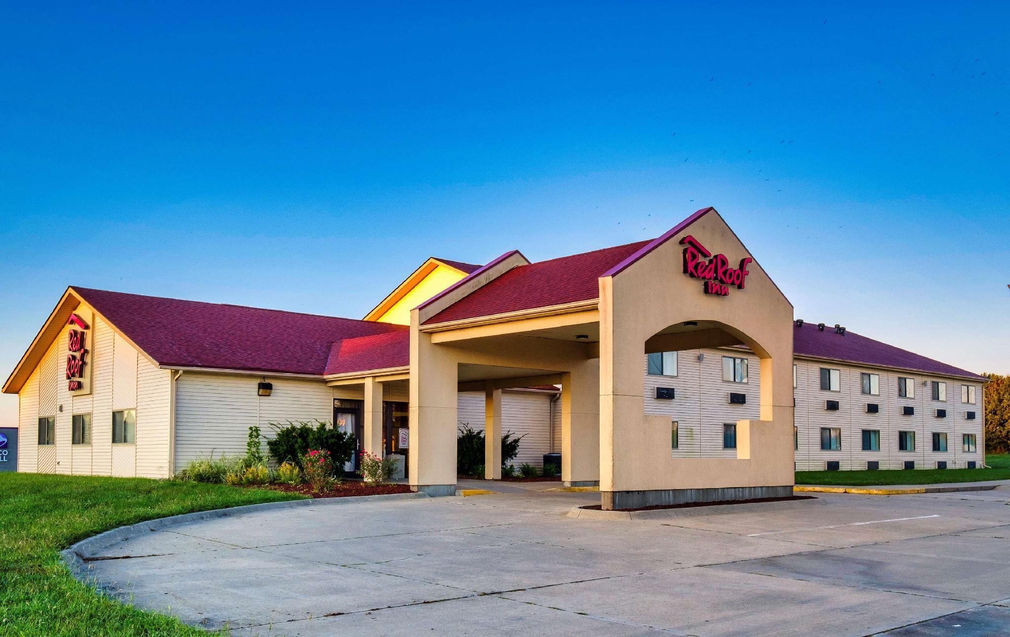 Vista Exterior Red Roof Inn Holton