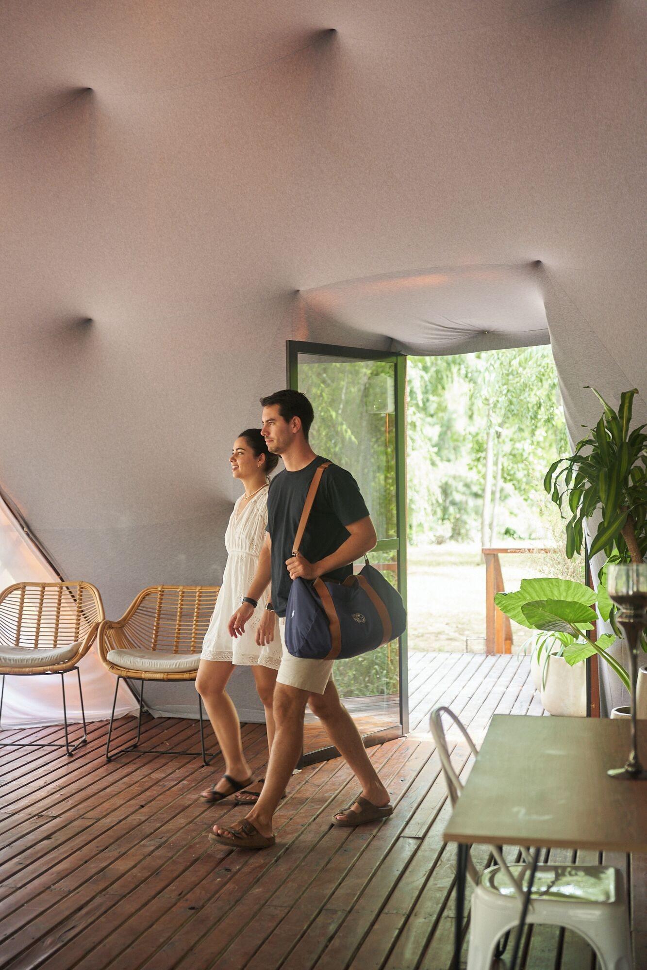 Vista Lobby Brisas del lago Glamping