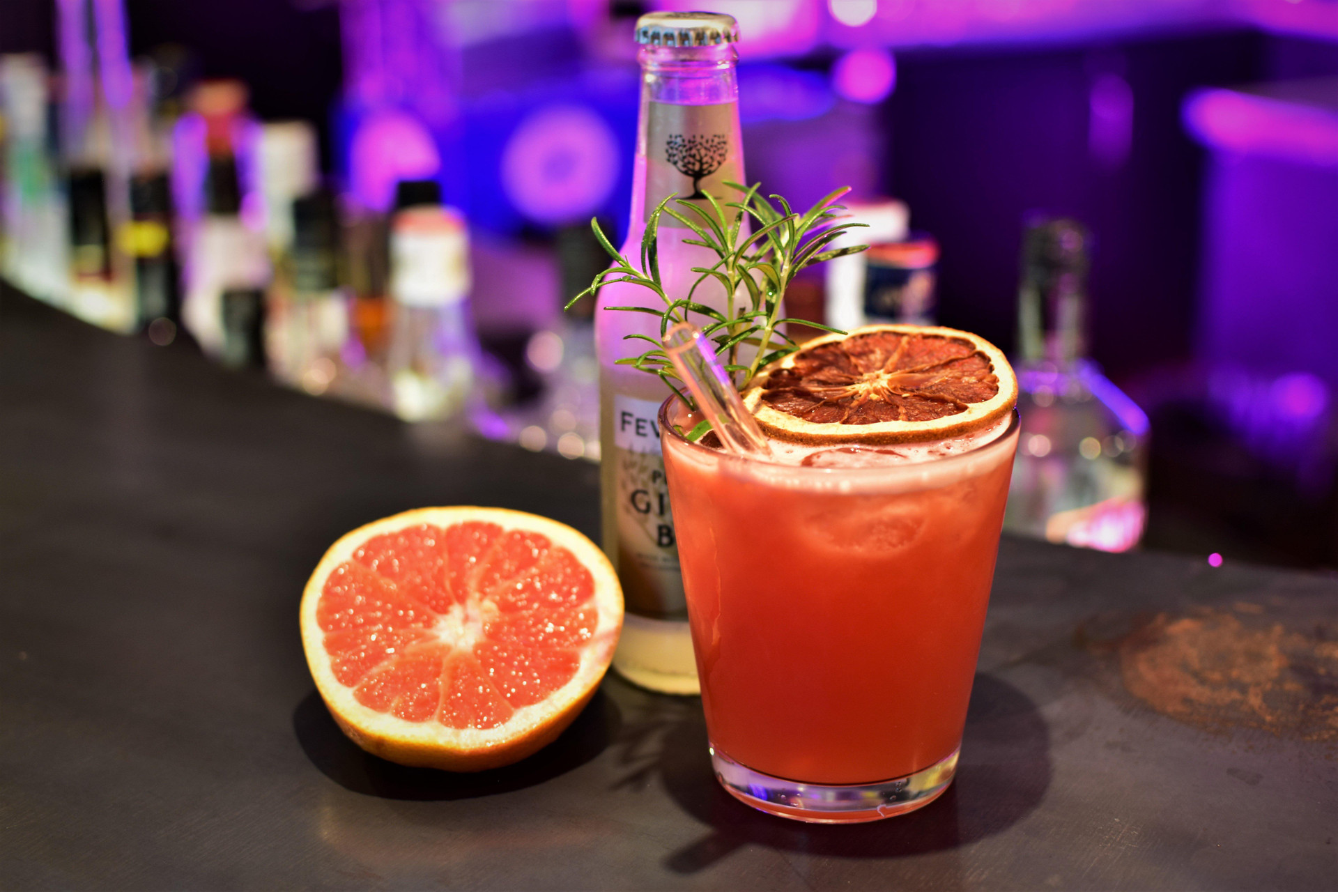 Bar/Salón Holiday Inn Luebeck by IHG