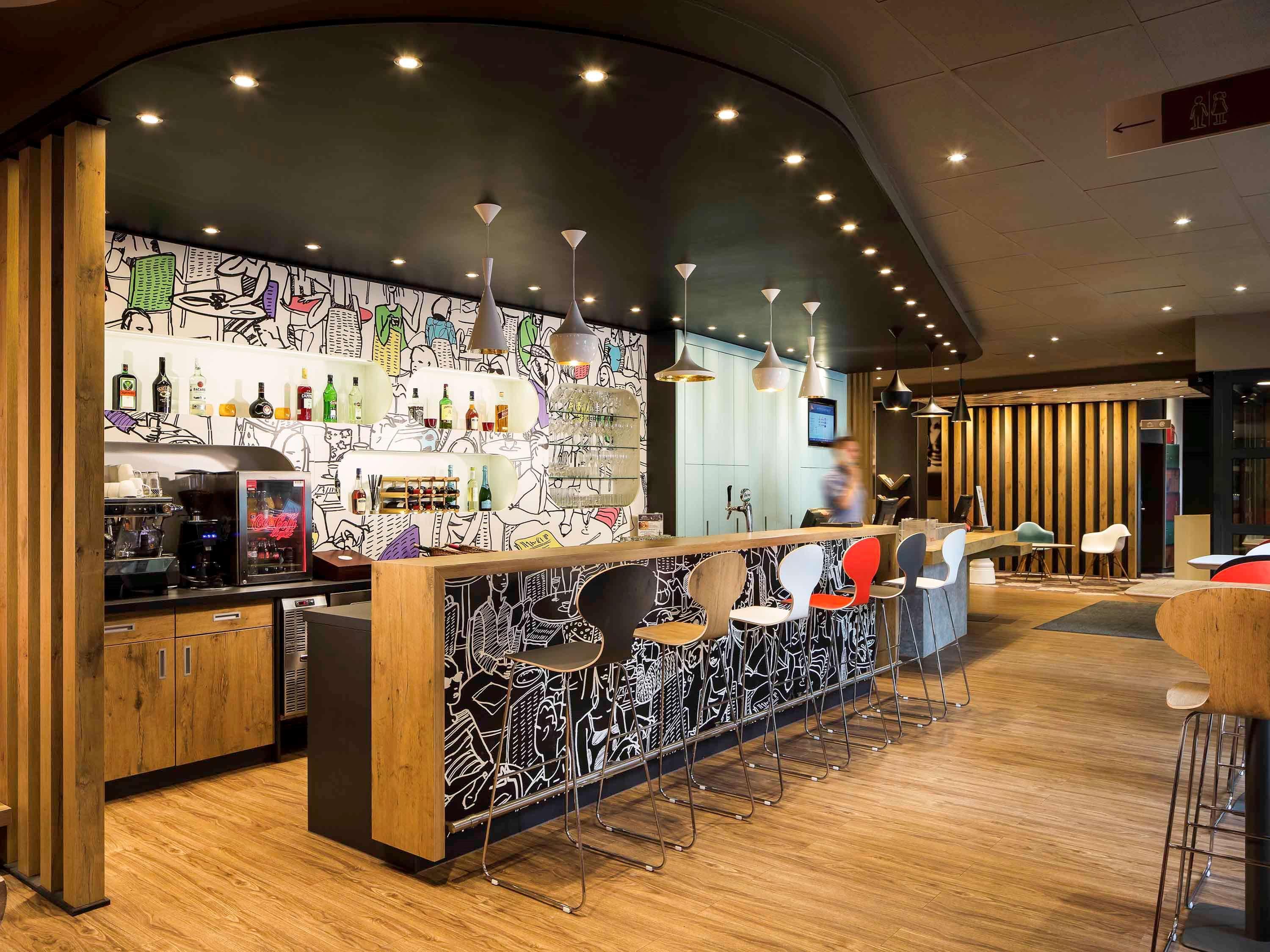 Bar/Salón ibis Budapest Heroes Square