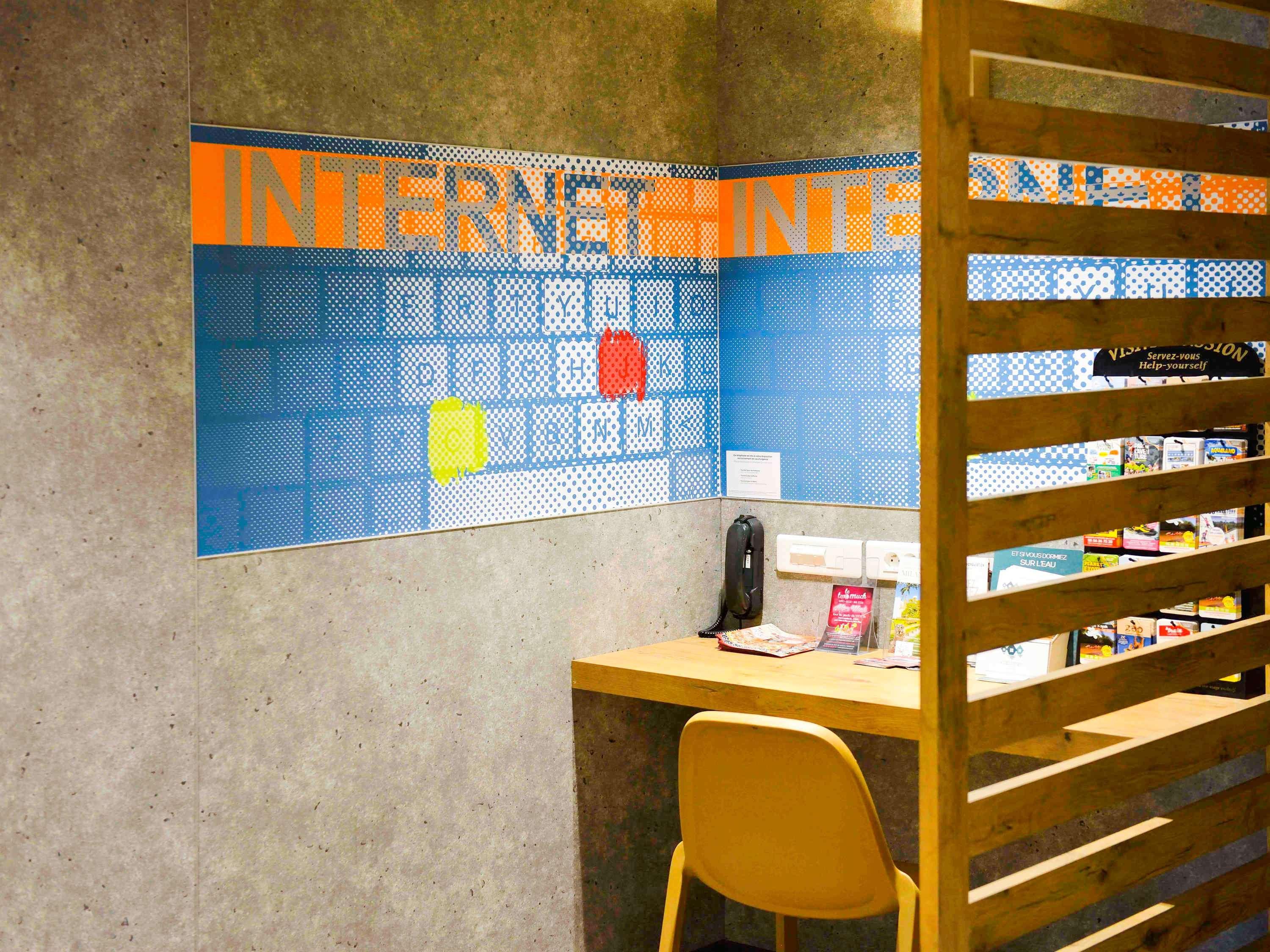 Vista Lobby ibis budget Bordeaux Le Lac