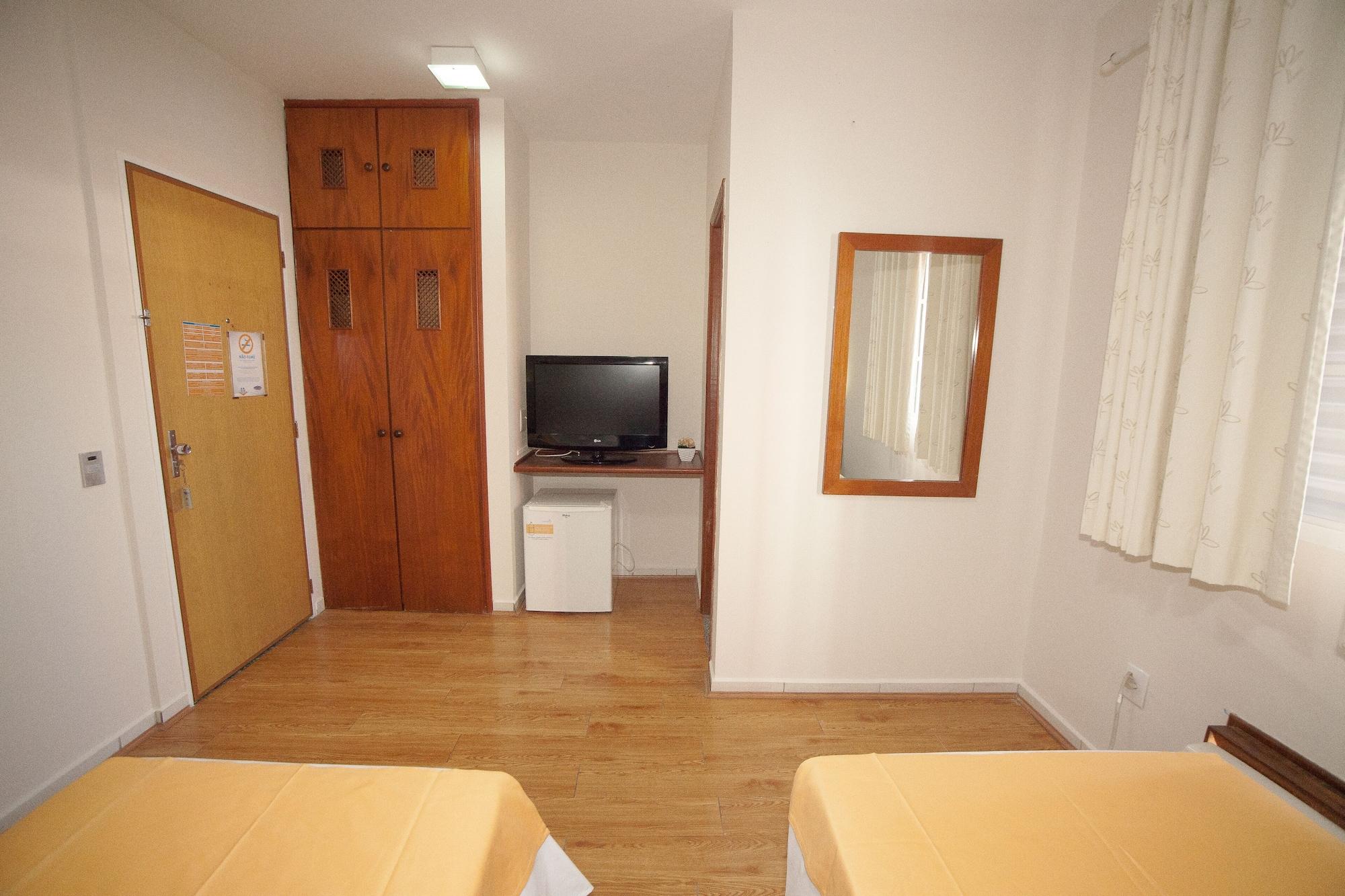 Set de Habitación Láparos Hotel