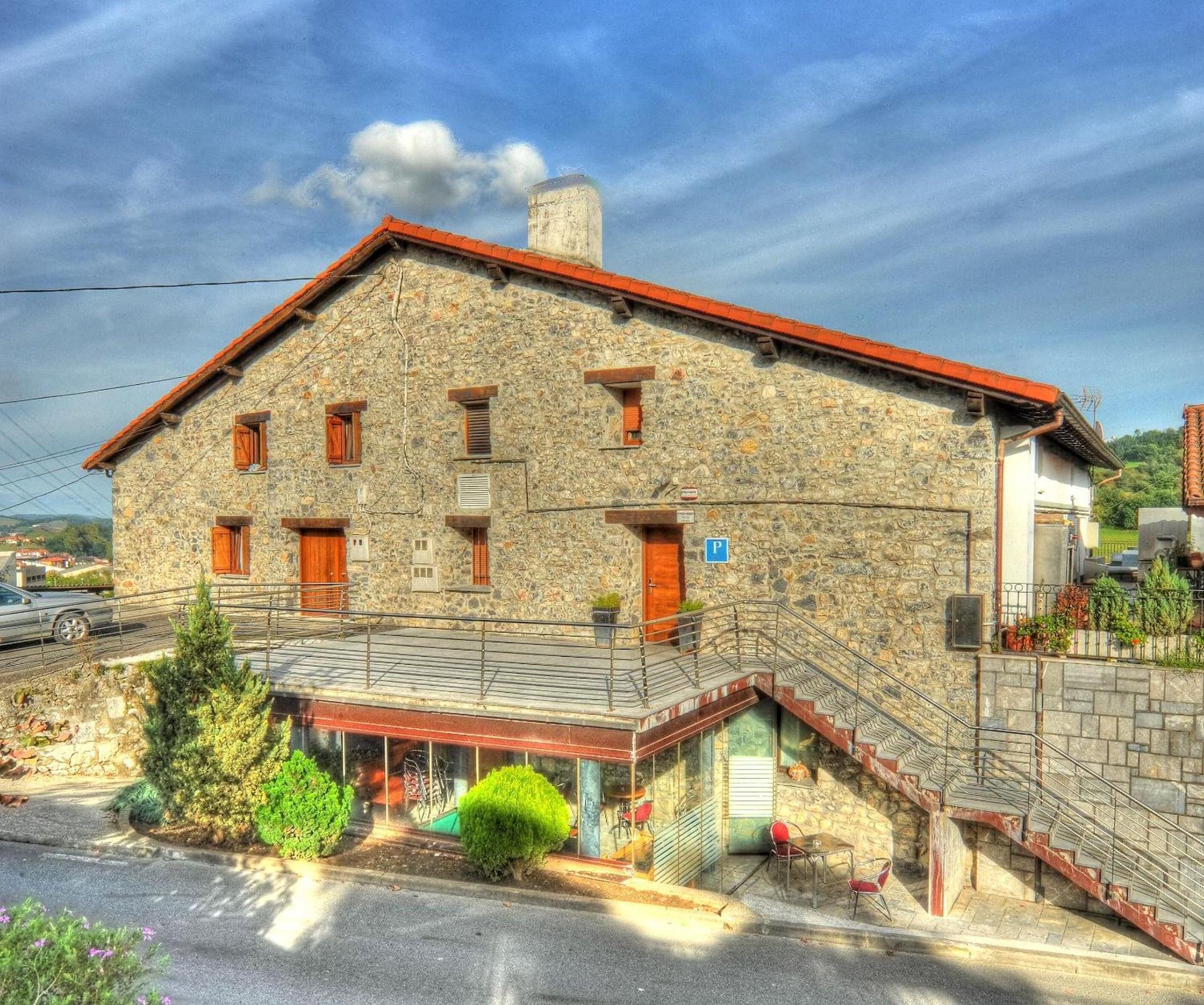 Vista Exterior Hostal Oianume