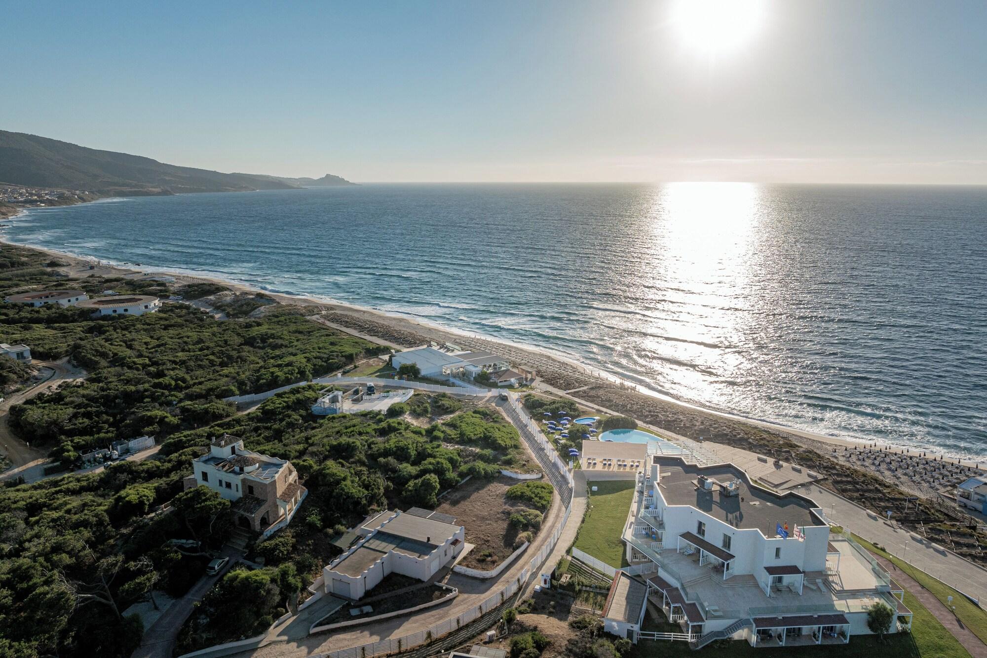 Vista Exterior Bellevue Sardinia Resort, Affiliated by Meliá