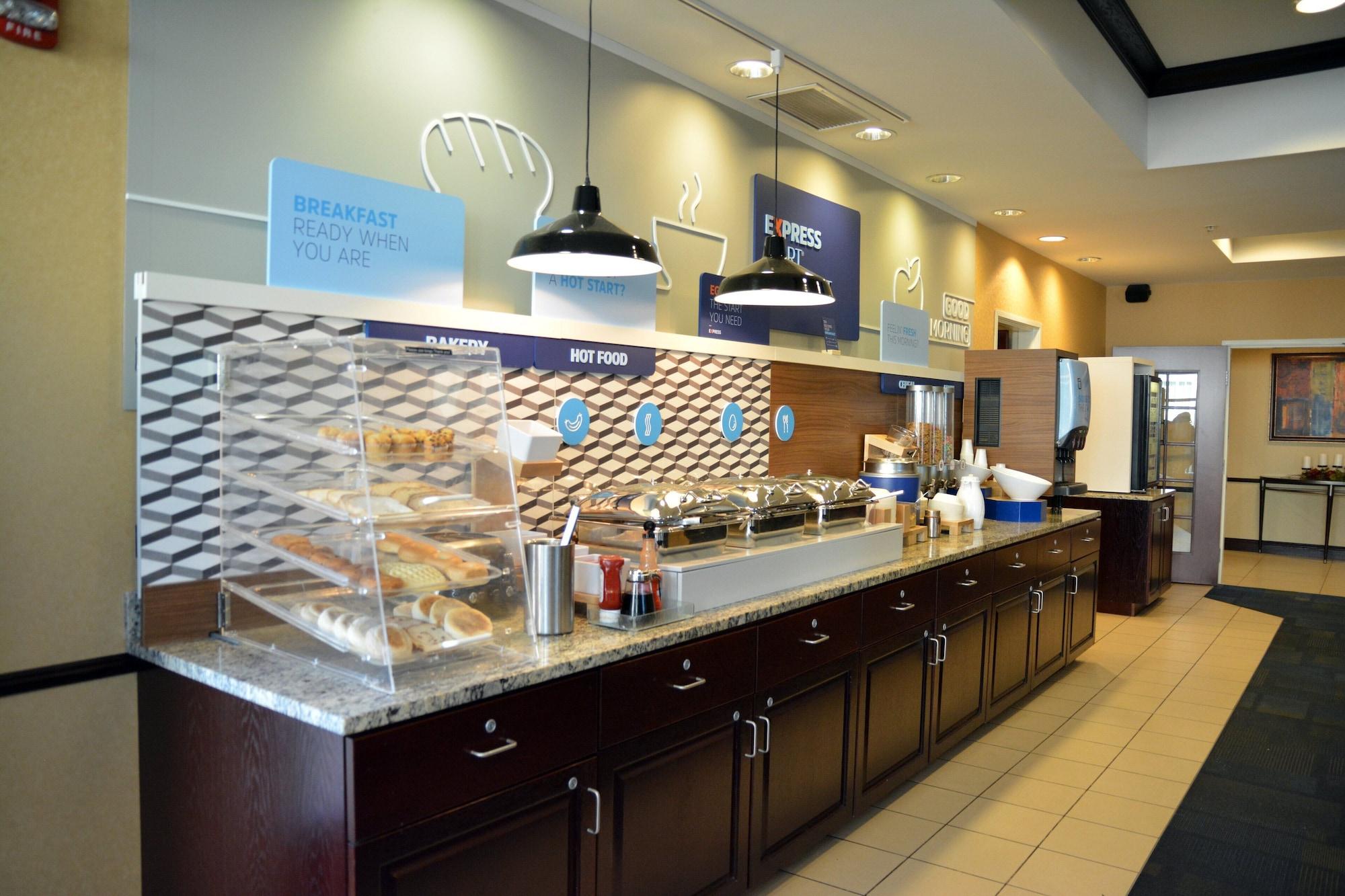 Restaurant Holiday Inn Express & Suites Youngstown West - Austintown by IHG