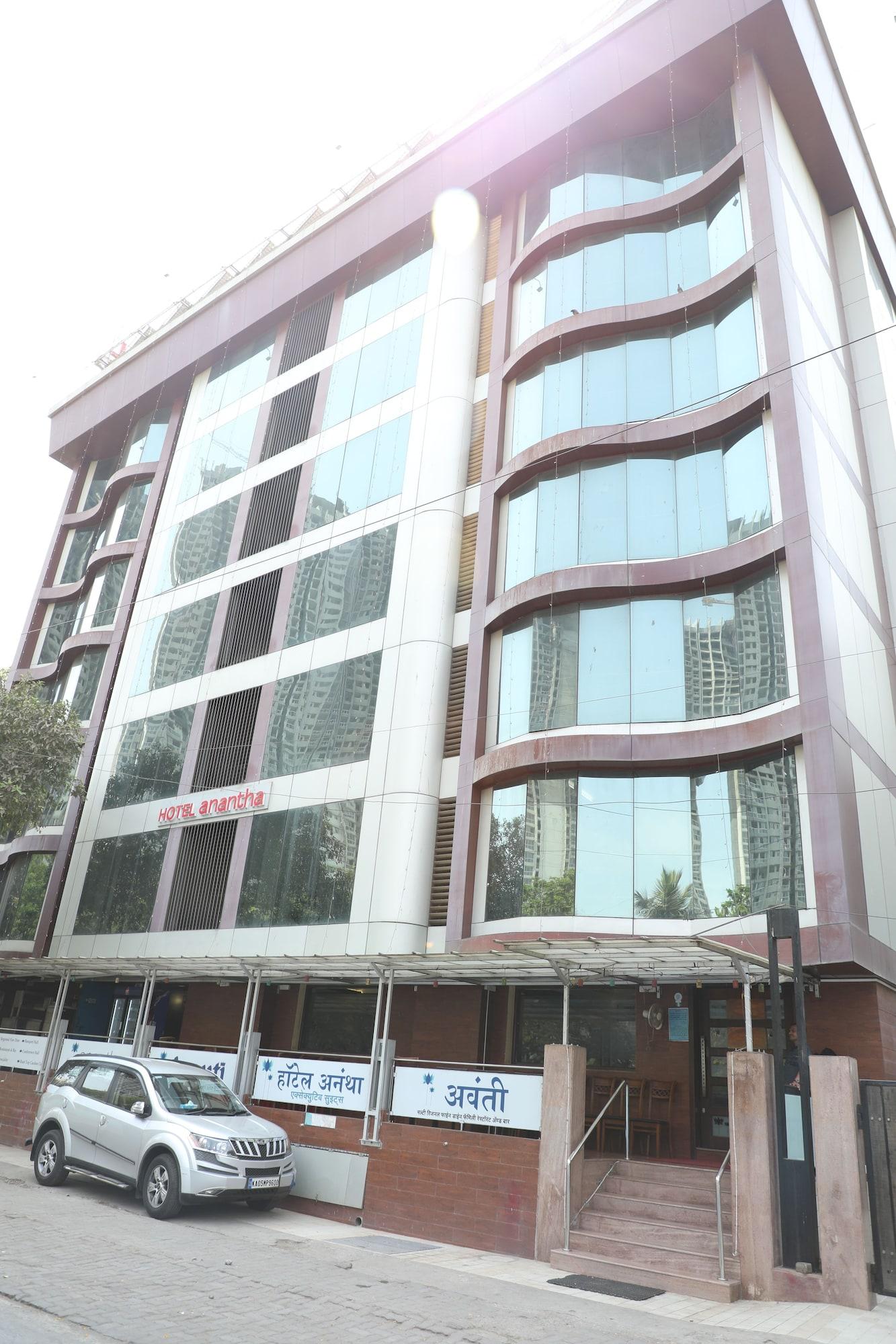 Vista Exterior Hotel Anantha Executive Suites