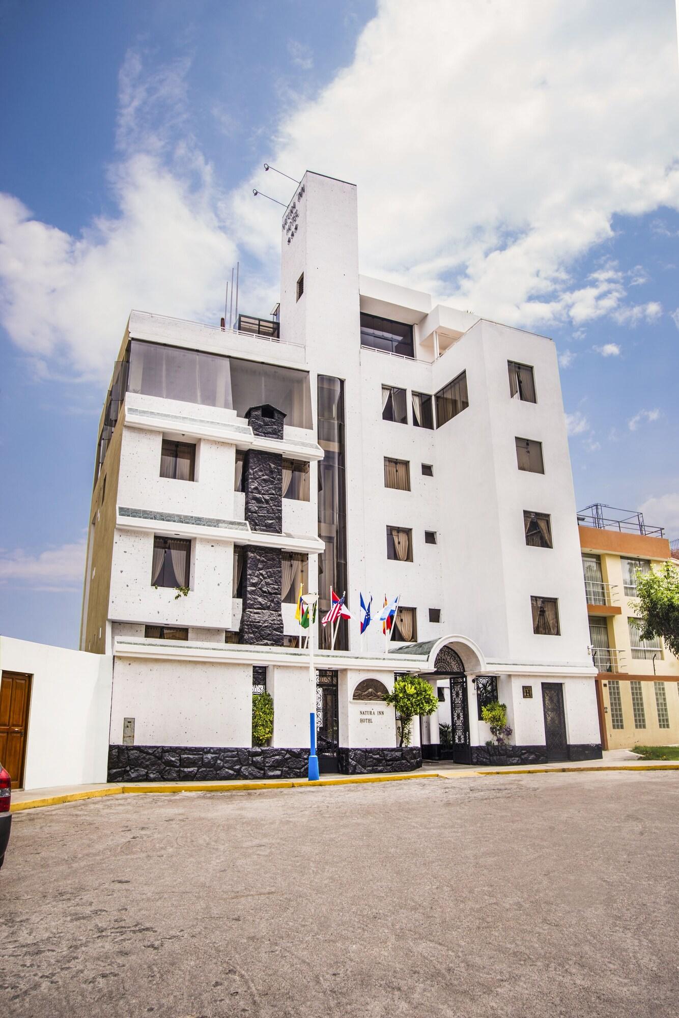 Varios Hotel Natura Inn