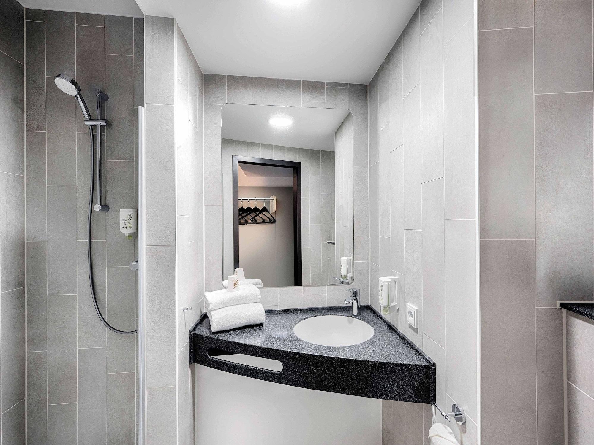 Equipamiento de Habitación B&B Hotel München City-West