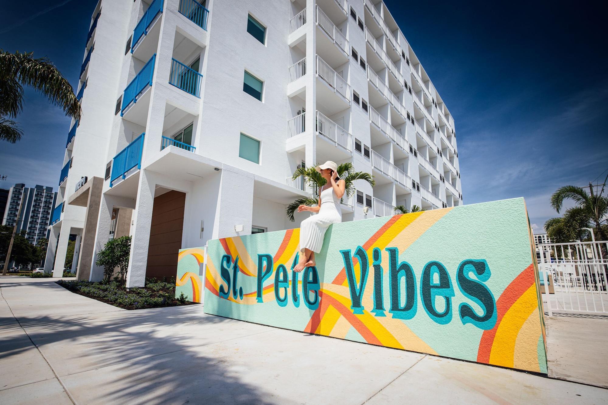 Vista Exterior Mint House St. Petersburg Downtown by Kasa