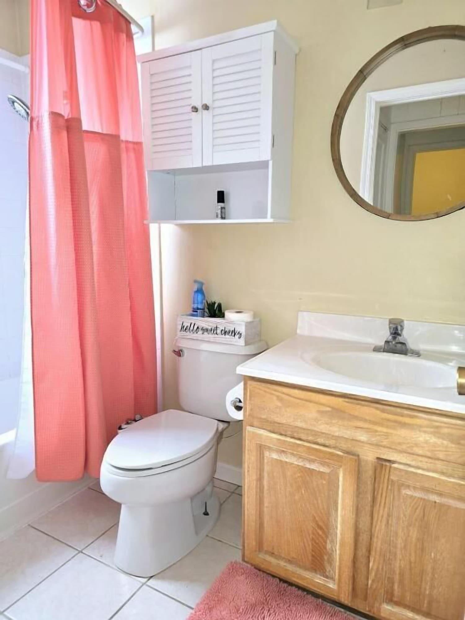 Equipamiento de Habitación Little House on E Street