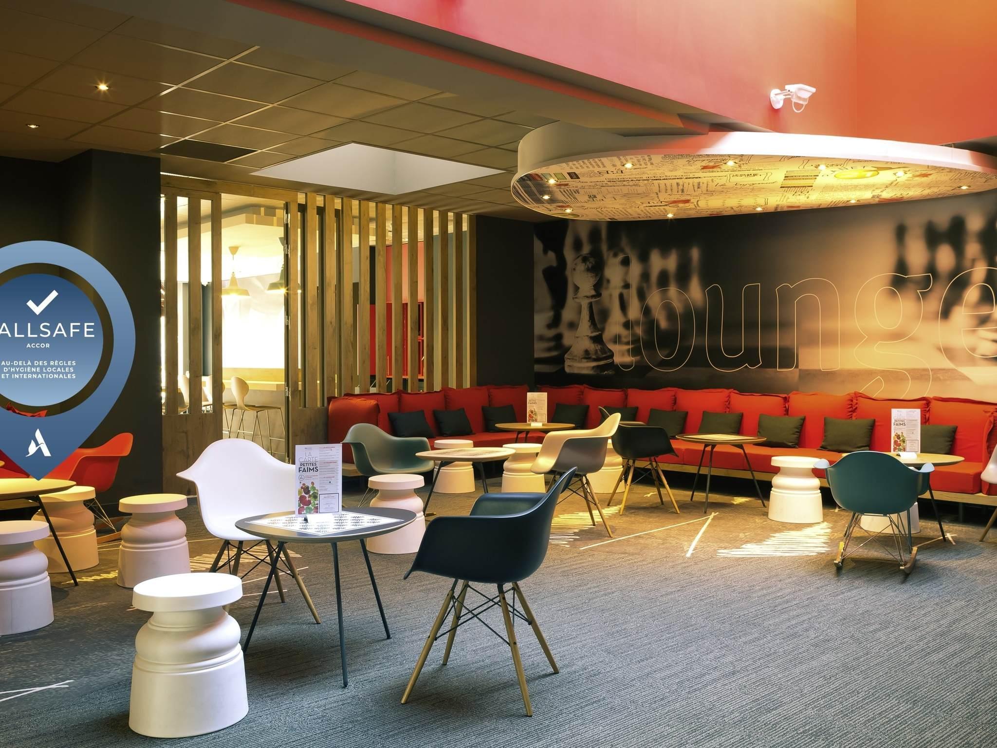 Vista Lobby ibis Lyon Gare la Part Dieu