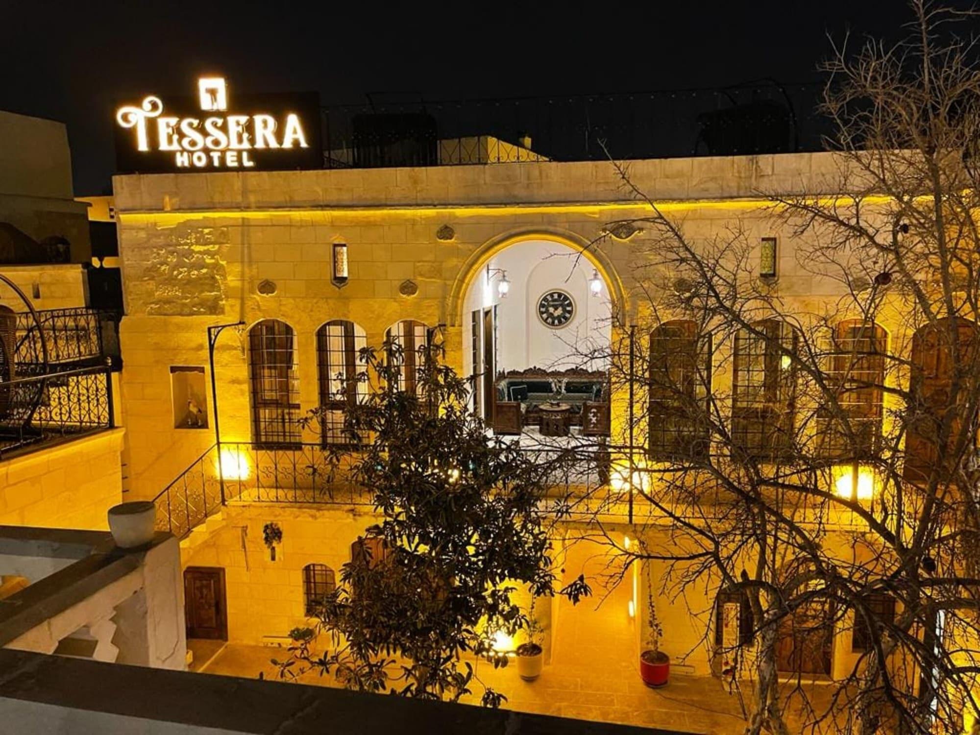 Vista Exterior Tessera Hotel