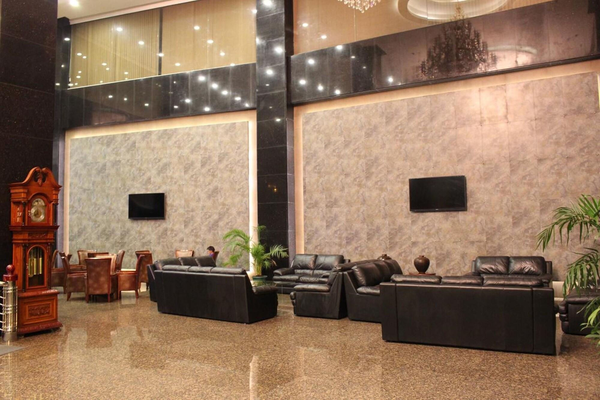 Vista Lobby Crown Legacy Hotel