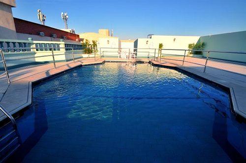 Vista Piscina Dellmon Shrouq Hotel